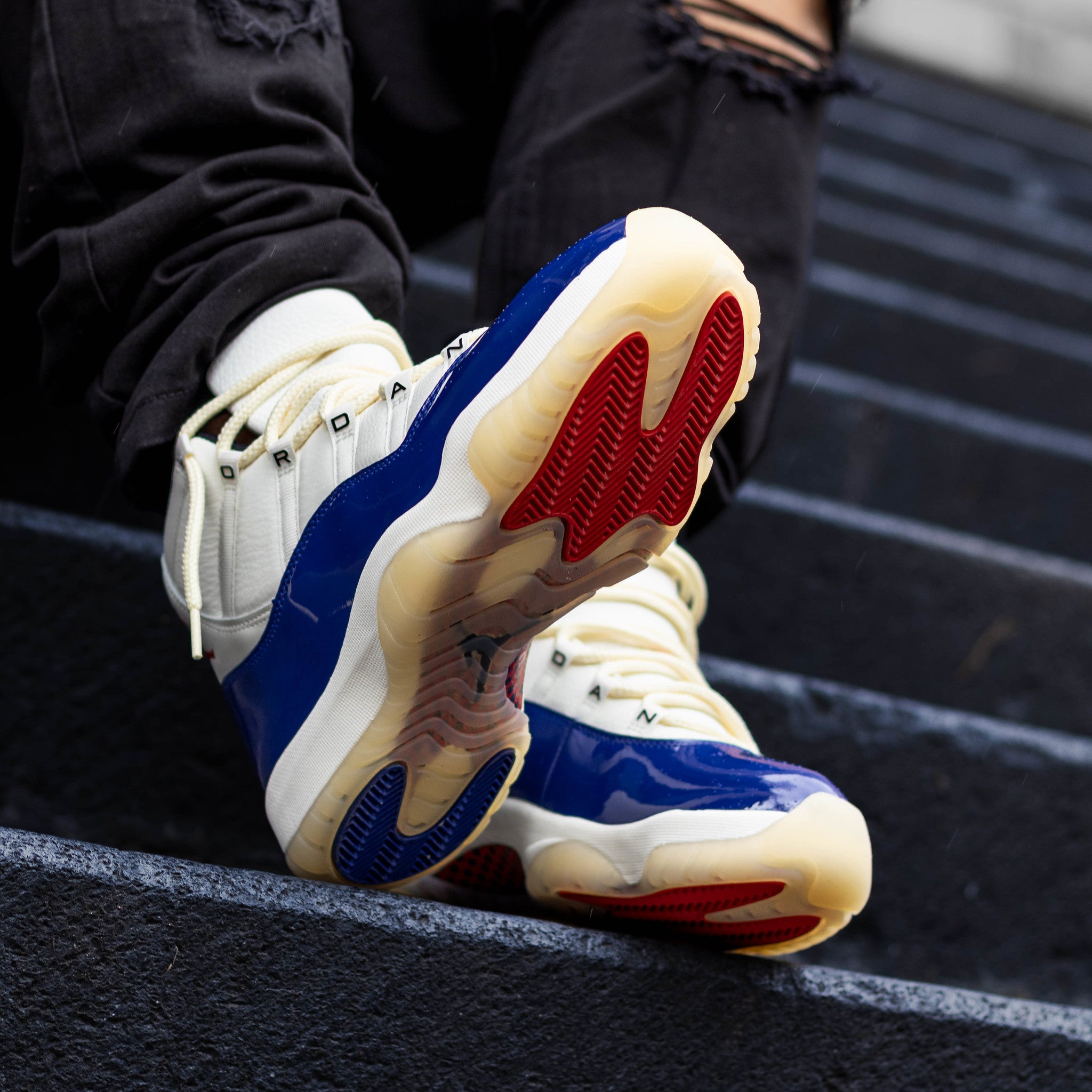 AIR JORDAN 11 RARE AIR