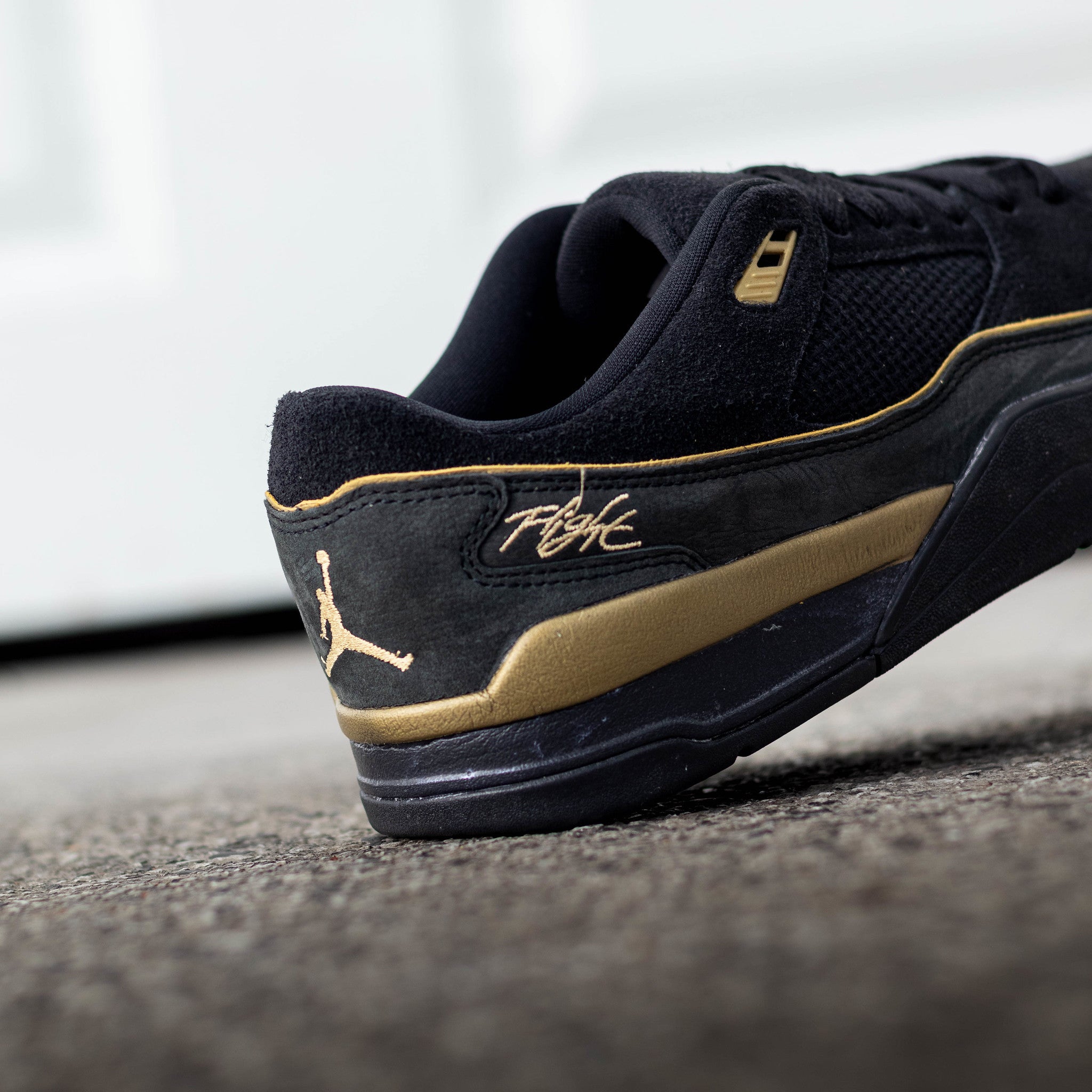 JORDAN FLIGHT COURT BLACK GOLD