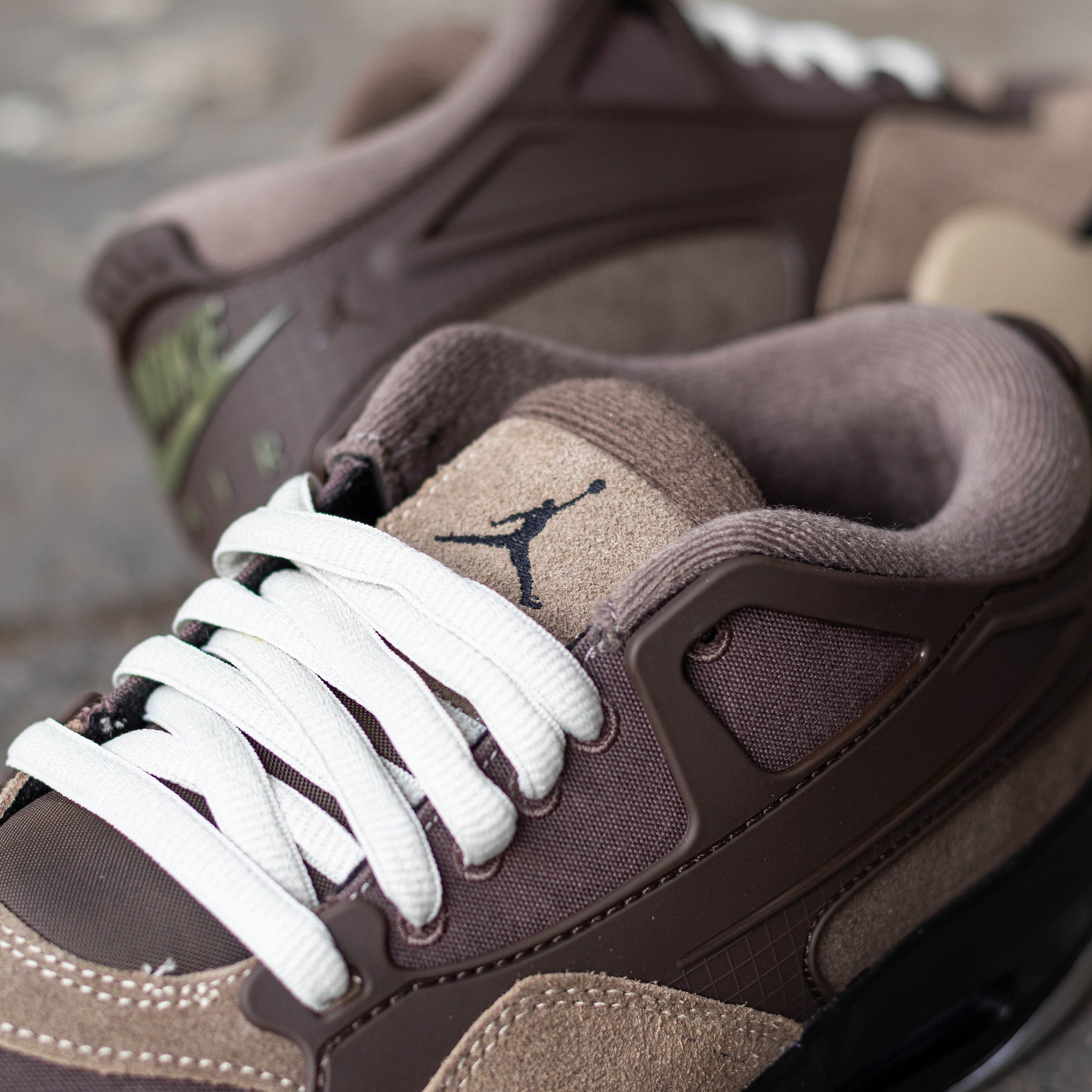 JORDAN 4 RM IRONSTONE