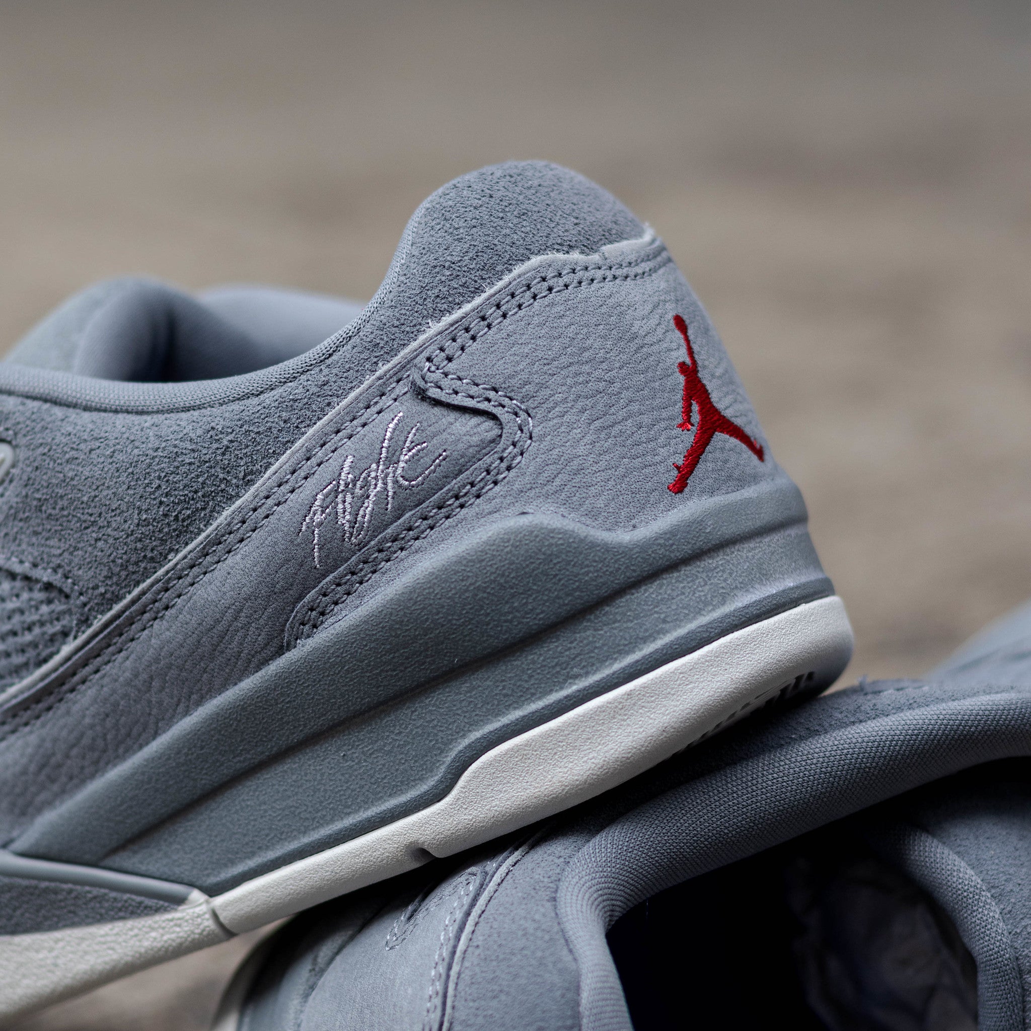 JORDAN FLIGHT COURT WOLF GREY