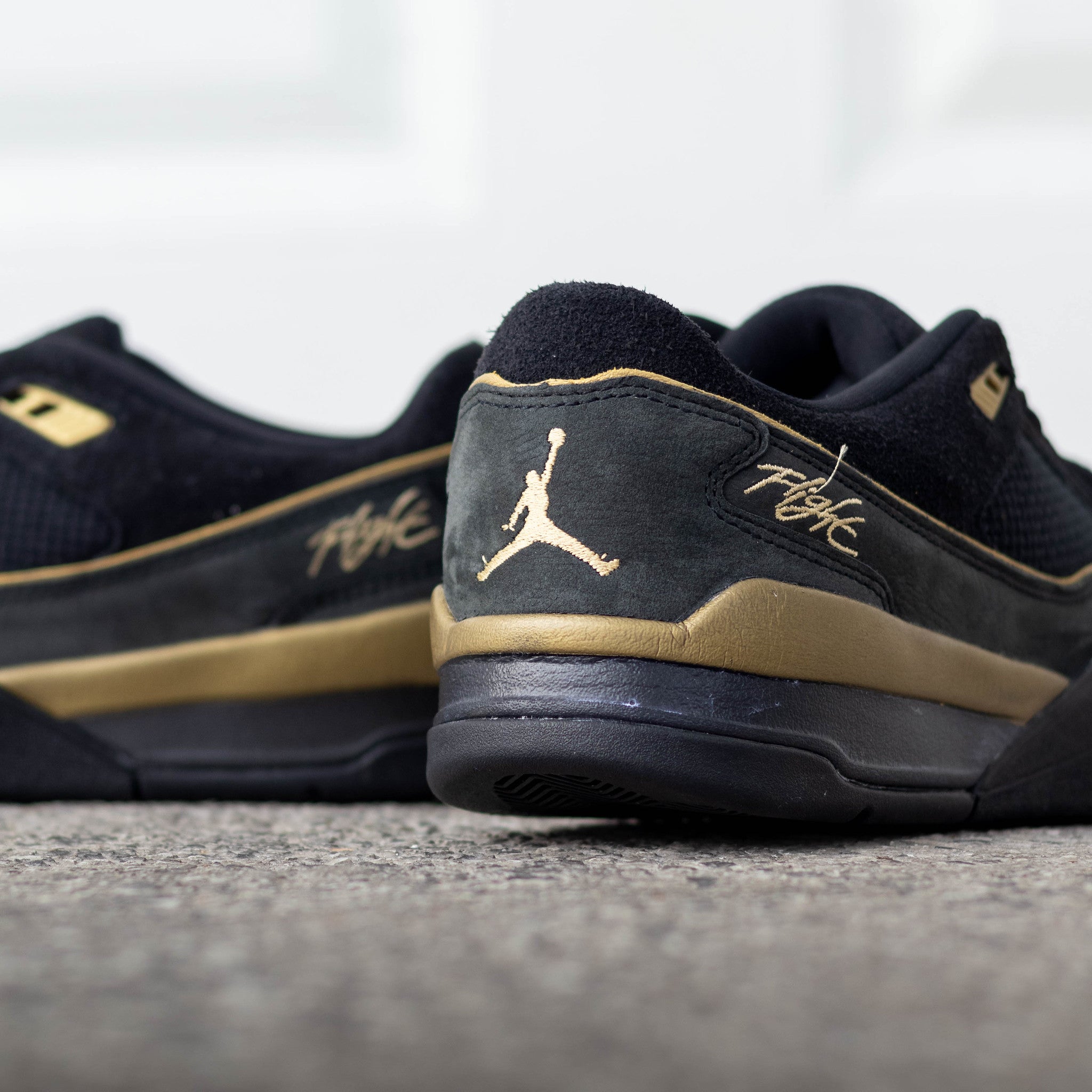 JORDAN FLIGHT COURT BLACK GOLD