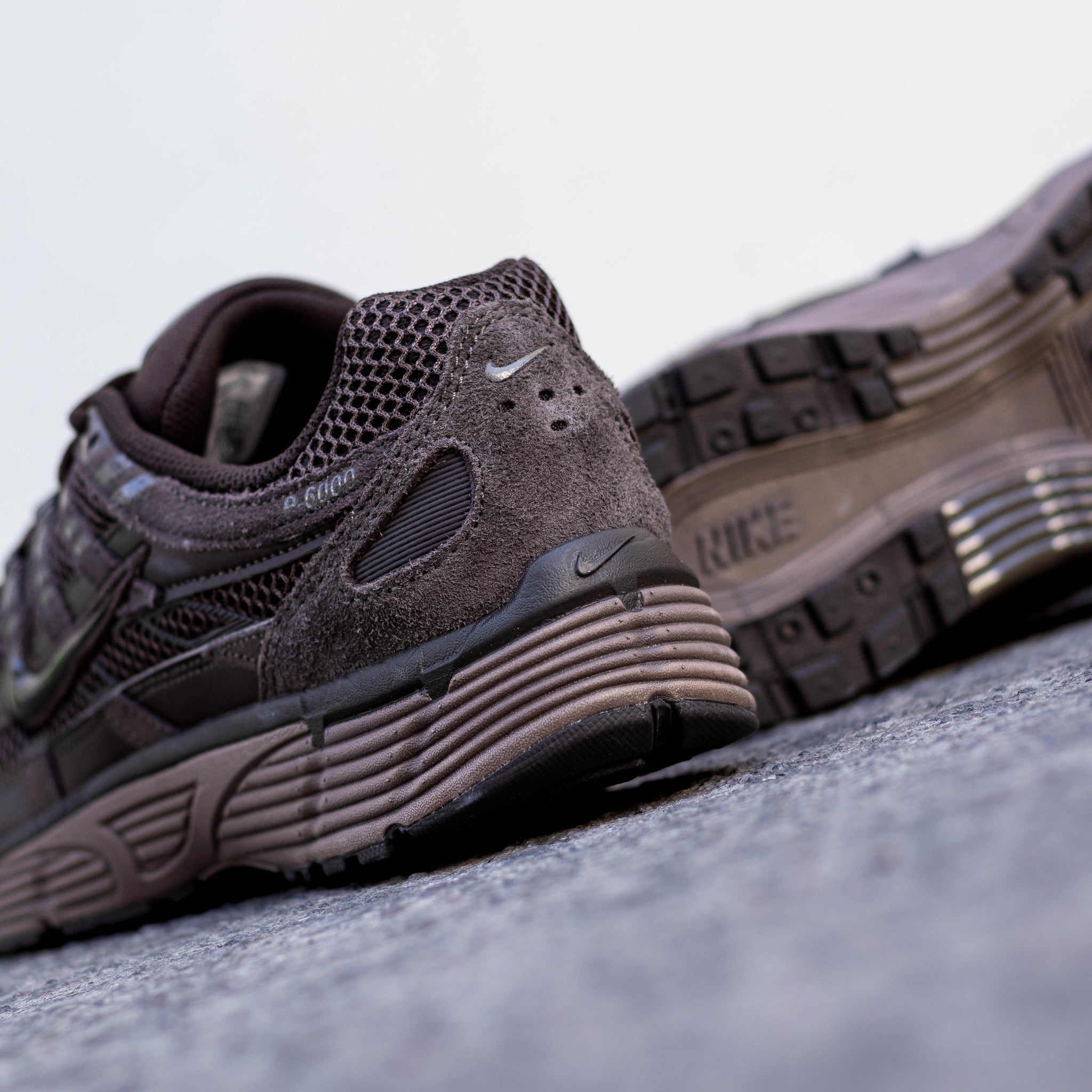 NIKE P-6000 SUEDE VELVET BROWN