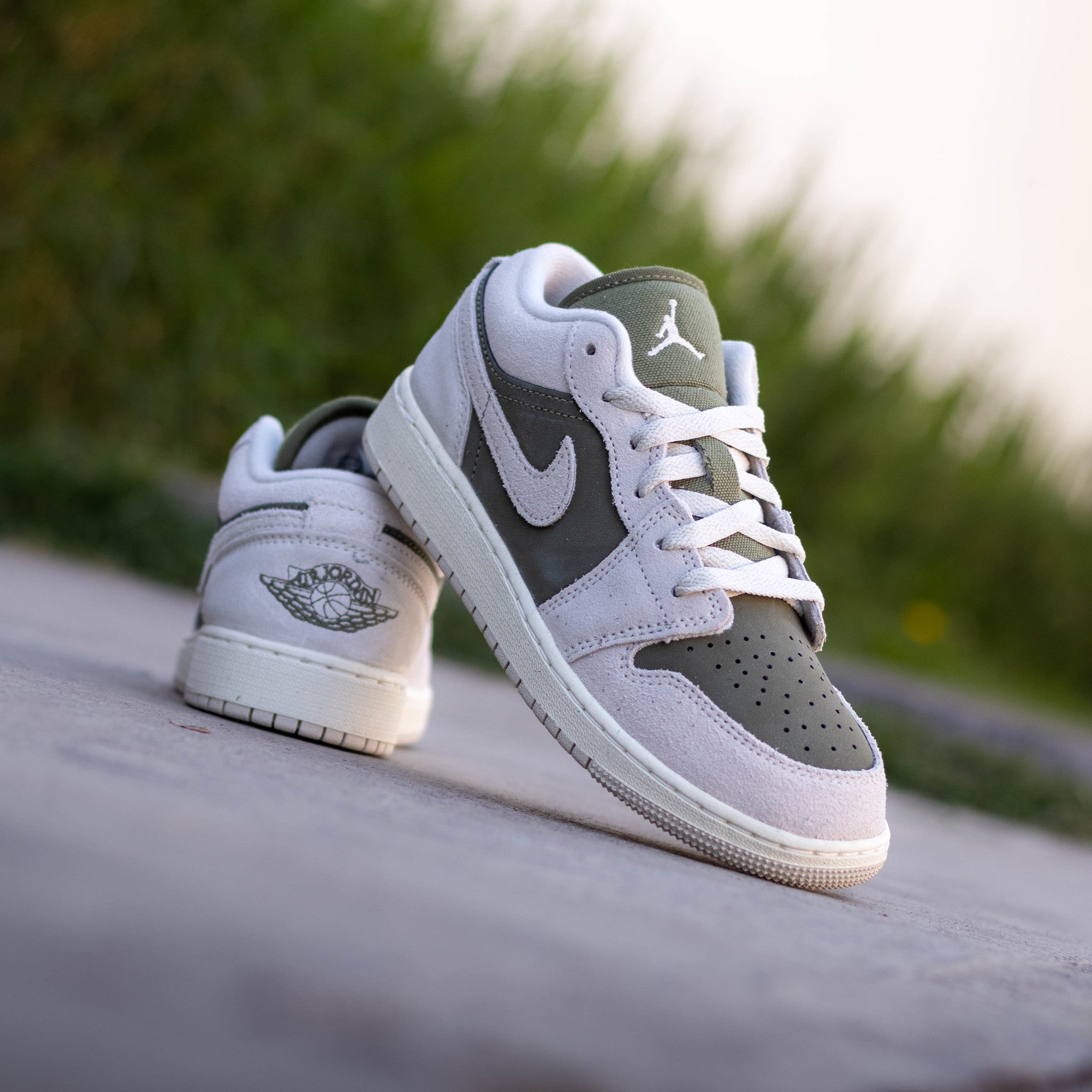 AIR JORDAN 1 LOW MEDIUM OLIVE SAIL GS