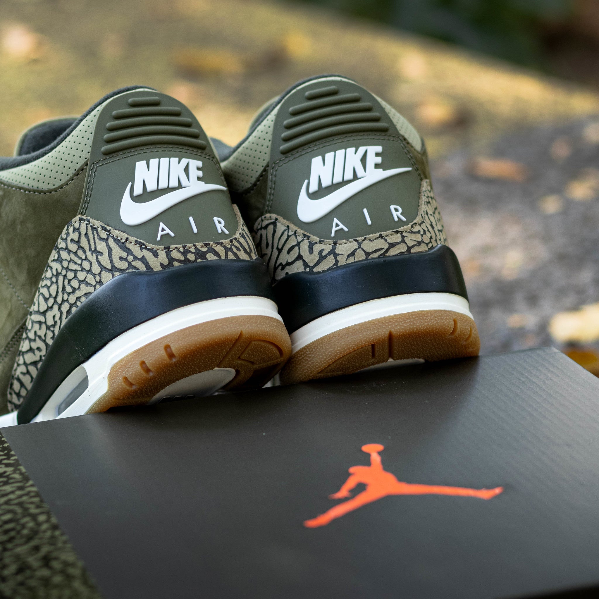 AIR JORDAN 3 MEDIUM OLIVE