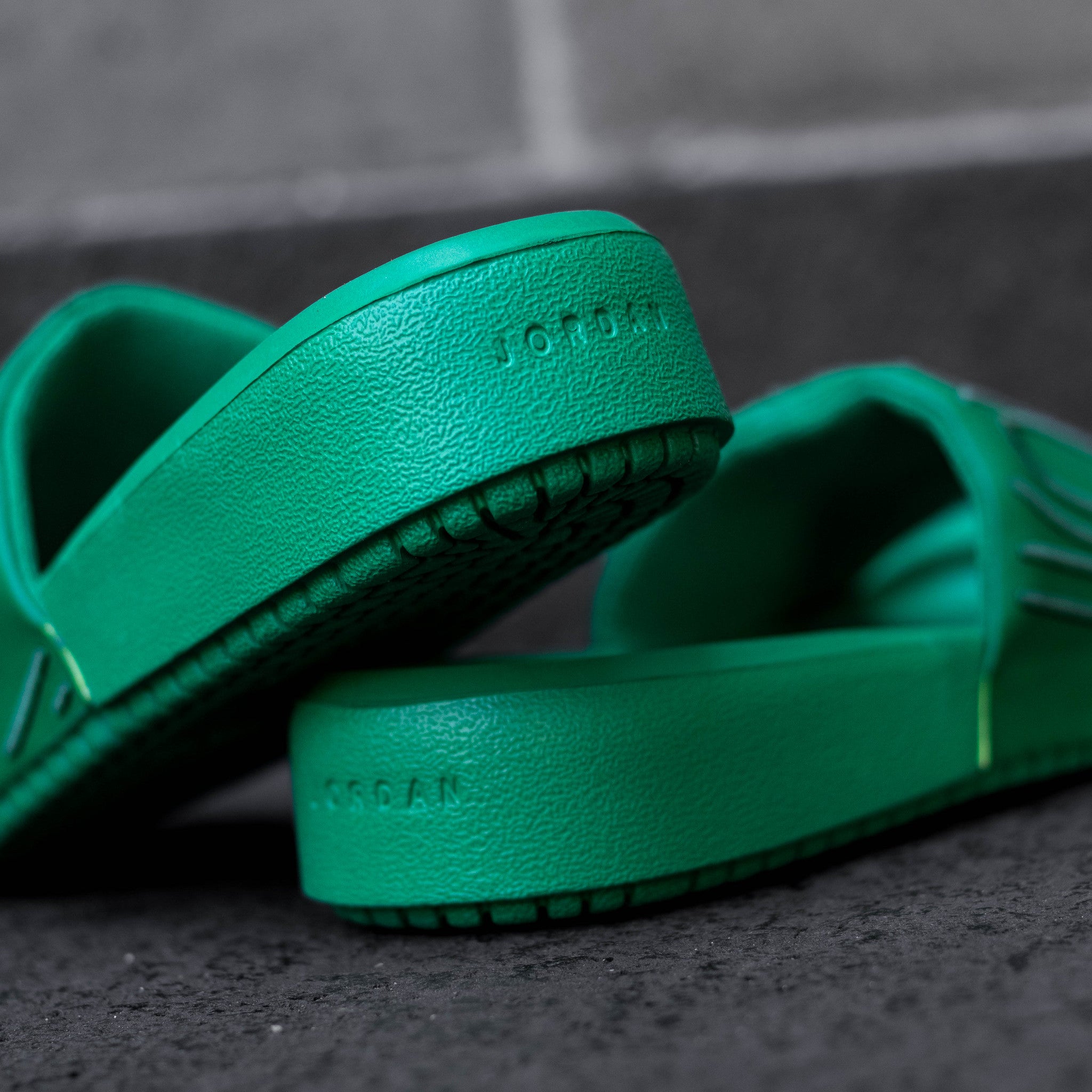 JORDAN NOLA SLIDE MALACHITE FIR W