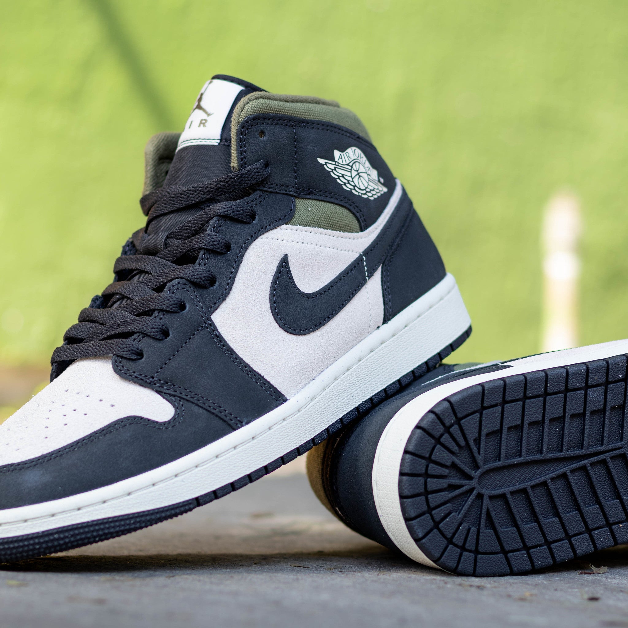 AIR JORDAN 1 MID OFF NOIR MEDIUM OLIVE GS
