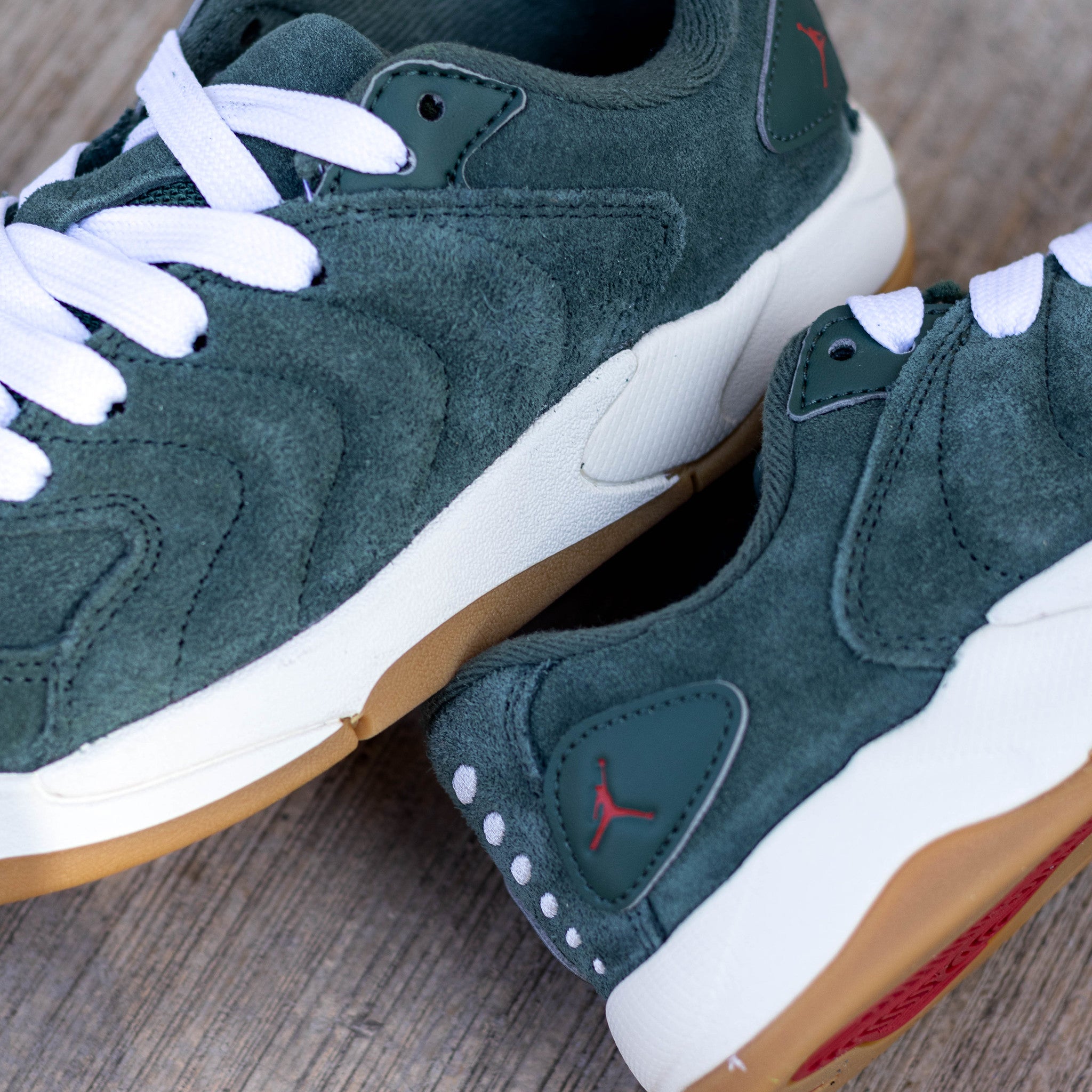 JORDAN SESSION DEEP FIR PALE IVORY GS