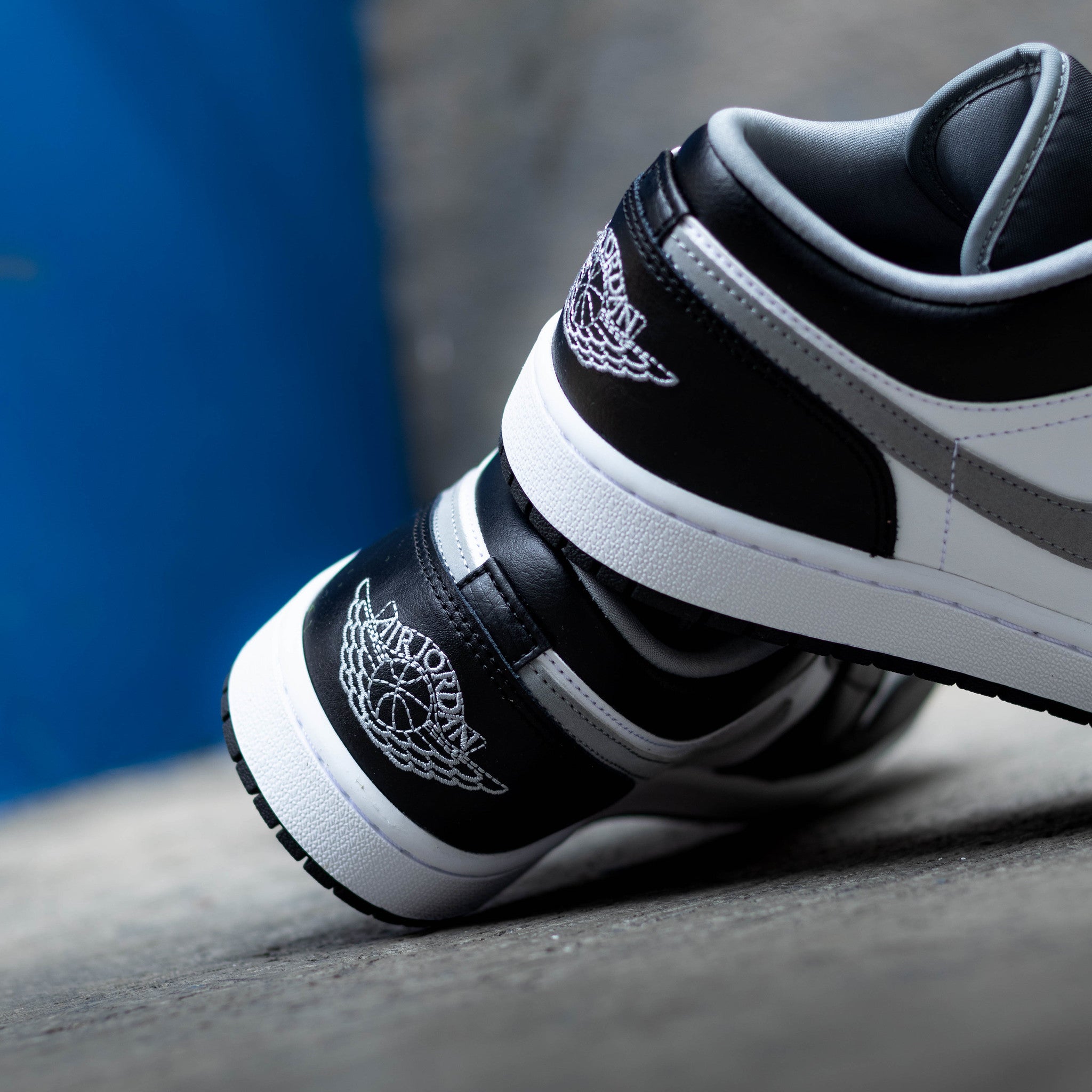 AIR JORDAN 1 LOW BLACK AND PARTICLE GREY