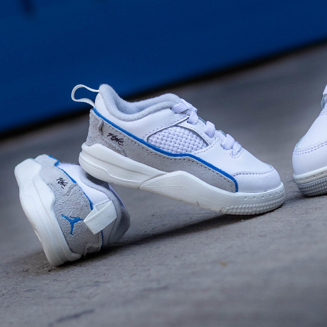 JORDAN FLIGHT COURT   WHITE PHOTO BLUE TD