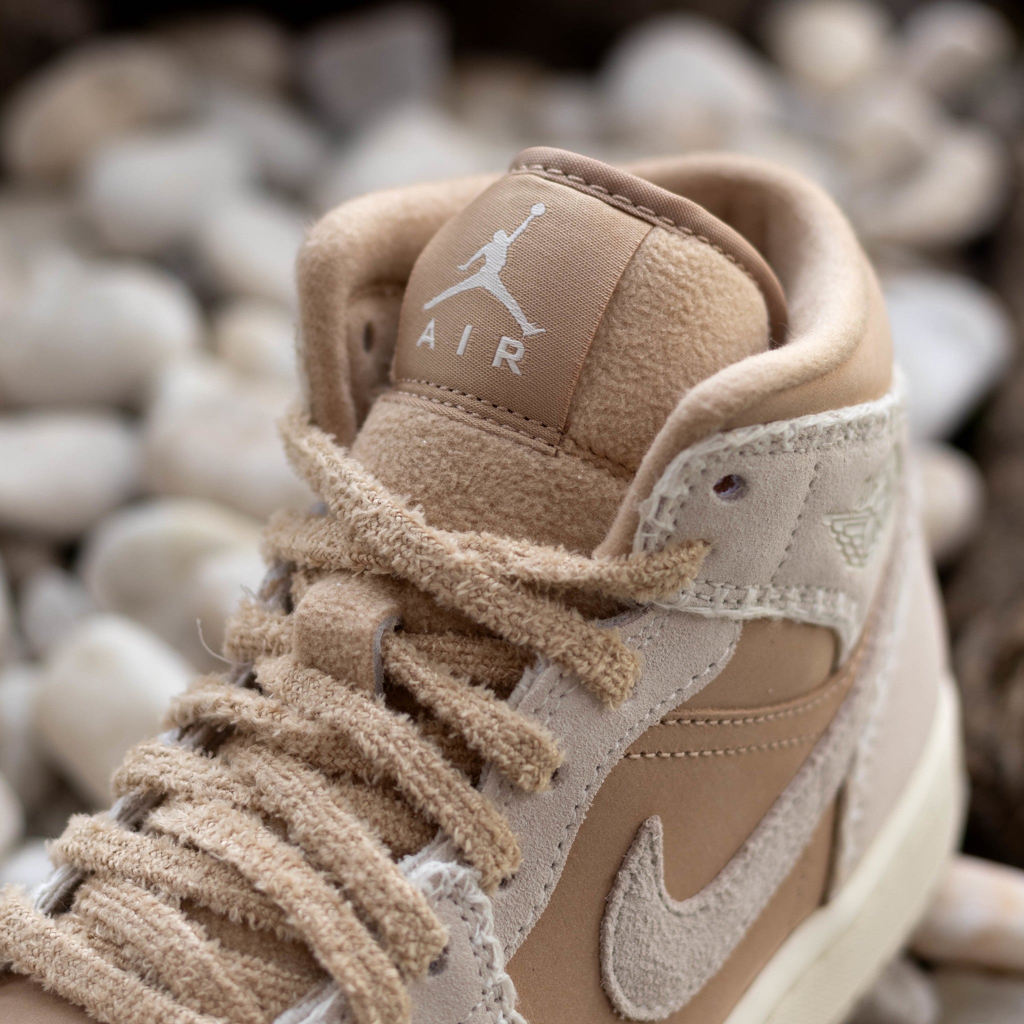 AIR JORDAN 1 MID COZY GIRL W