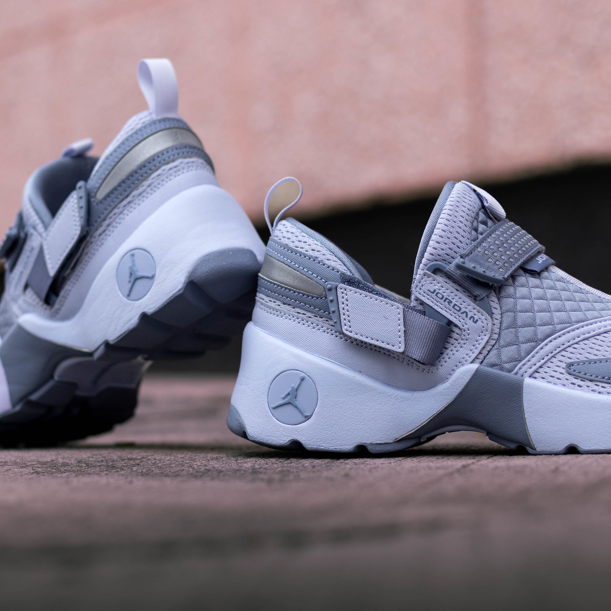JORDAN TRUNNER GHOST ASHEN SLATE W