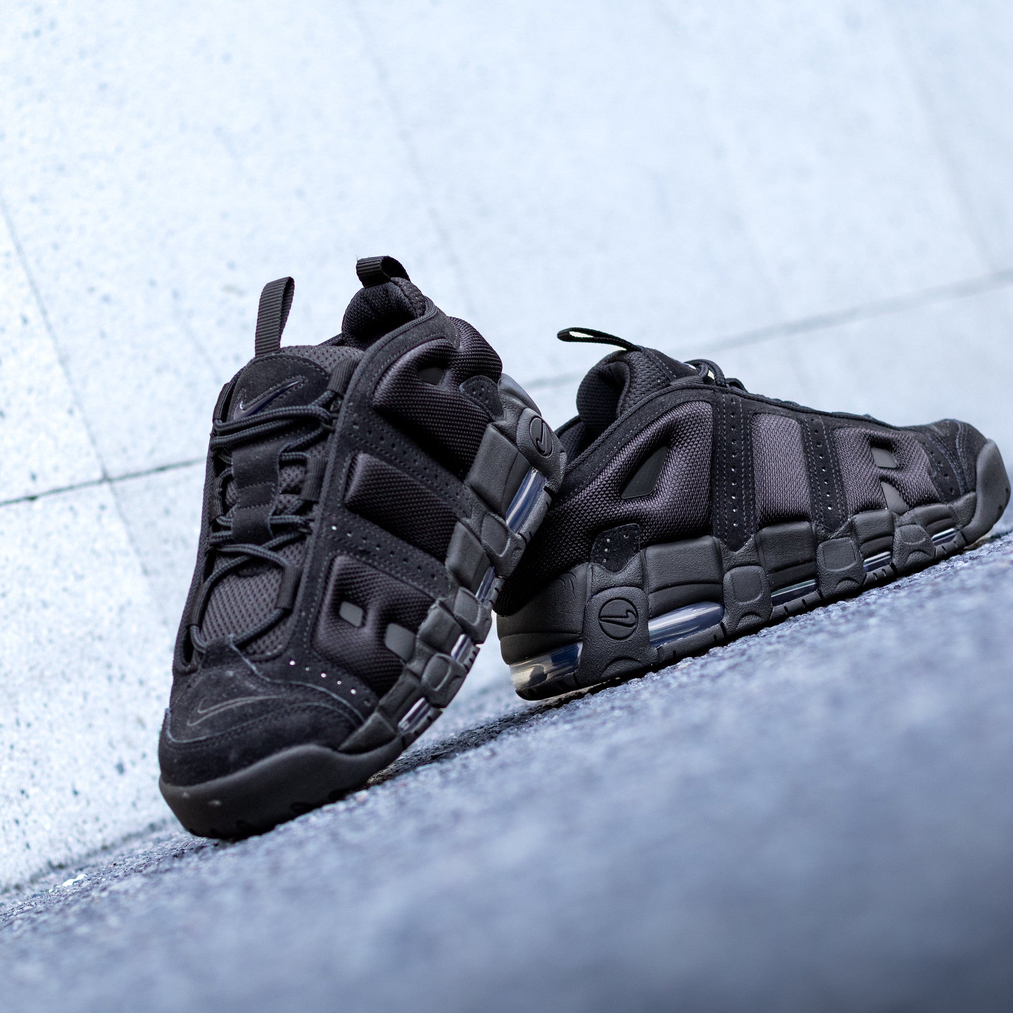 NIKE AIR MORE UPTEMPO LOW BLACK