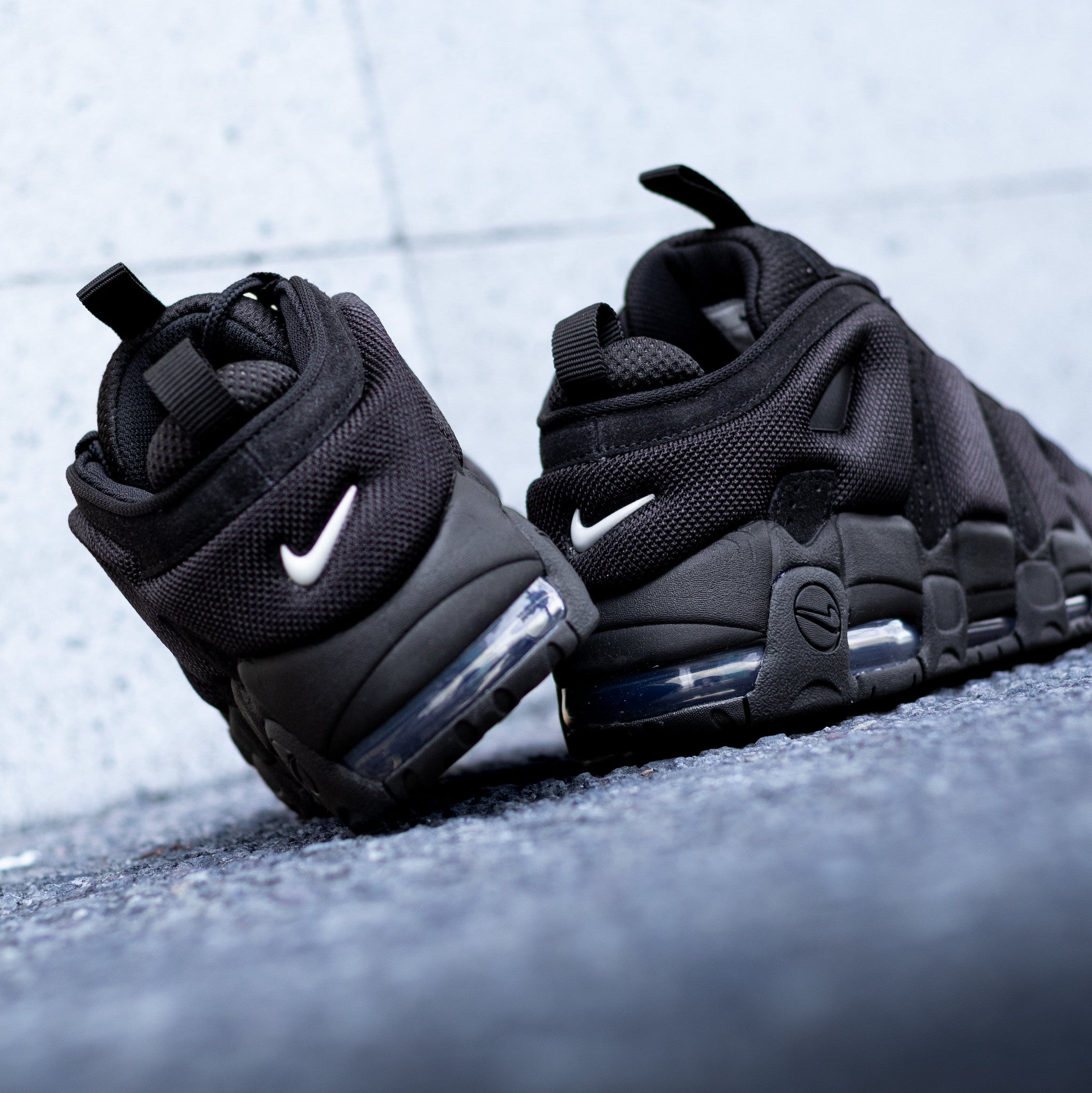 NIKE AIR MORE UPTEMPO LOW BLACK