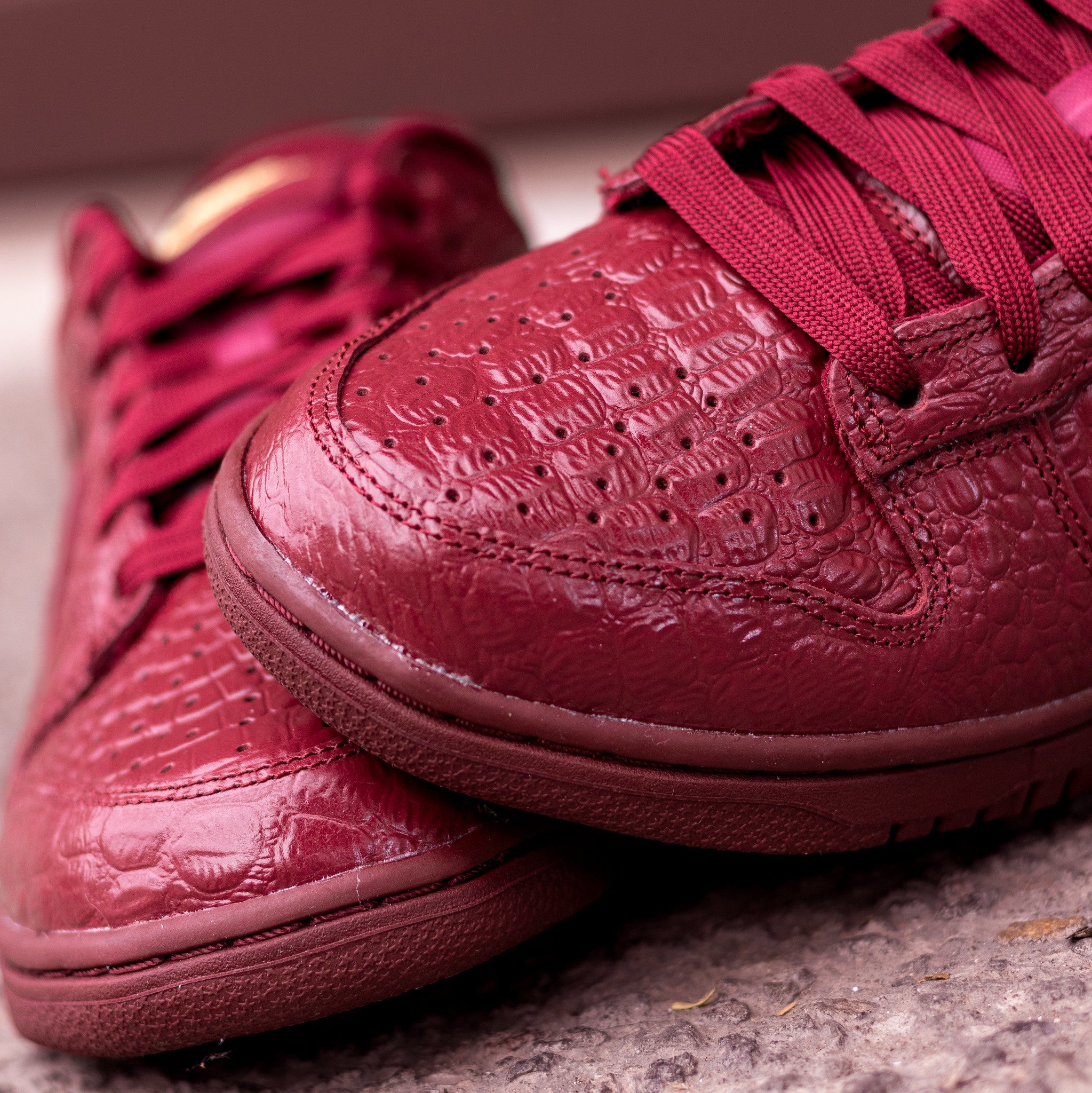 NIKE DUNK LOW CROCODILE TEAM RED W
