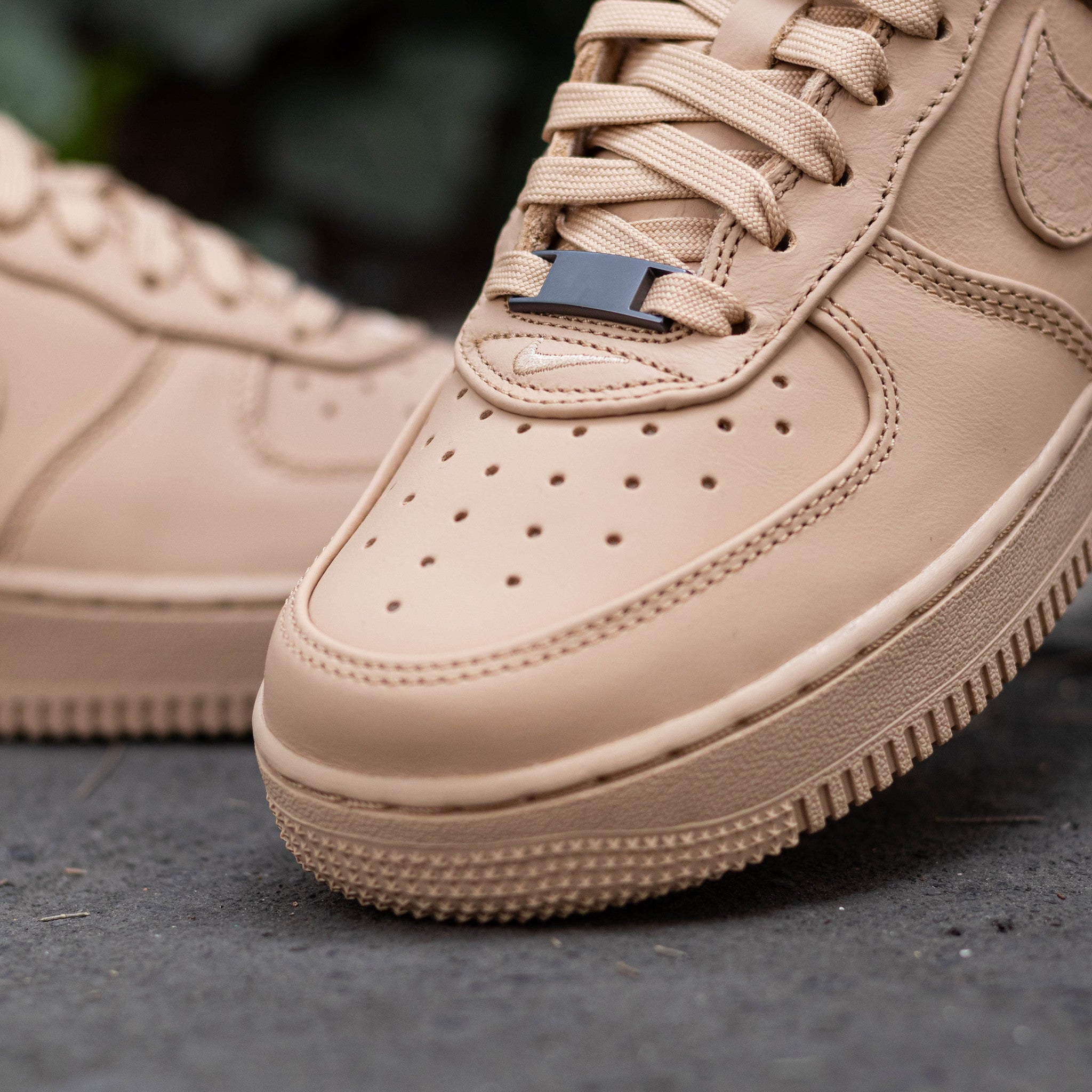 NIKE AIR FORCE ONE LOW VACHETTA TAN