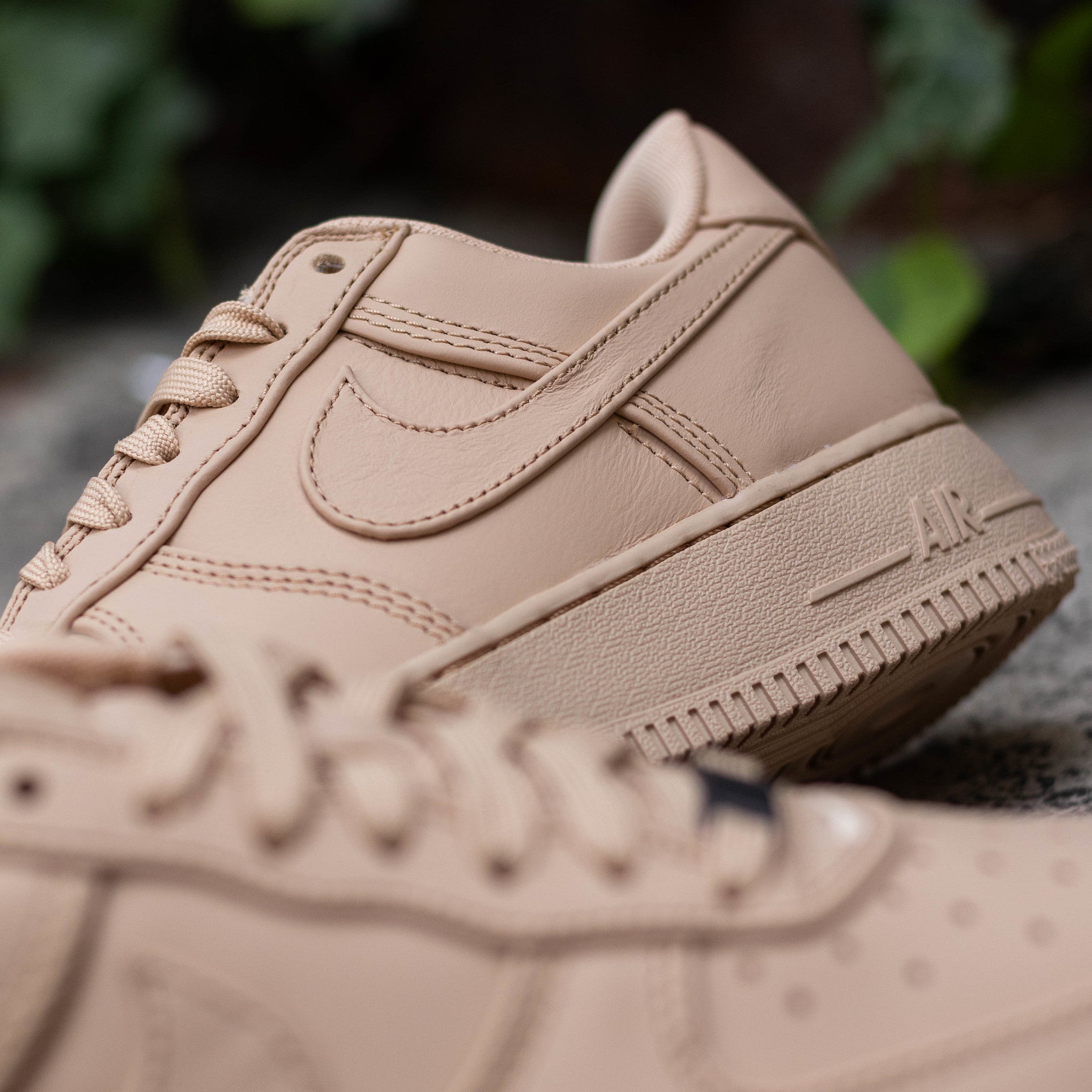 NIKE AIR FORCE ONE LOW VACHETTA TAN