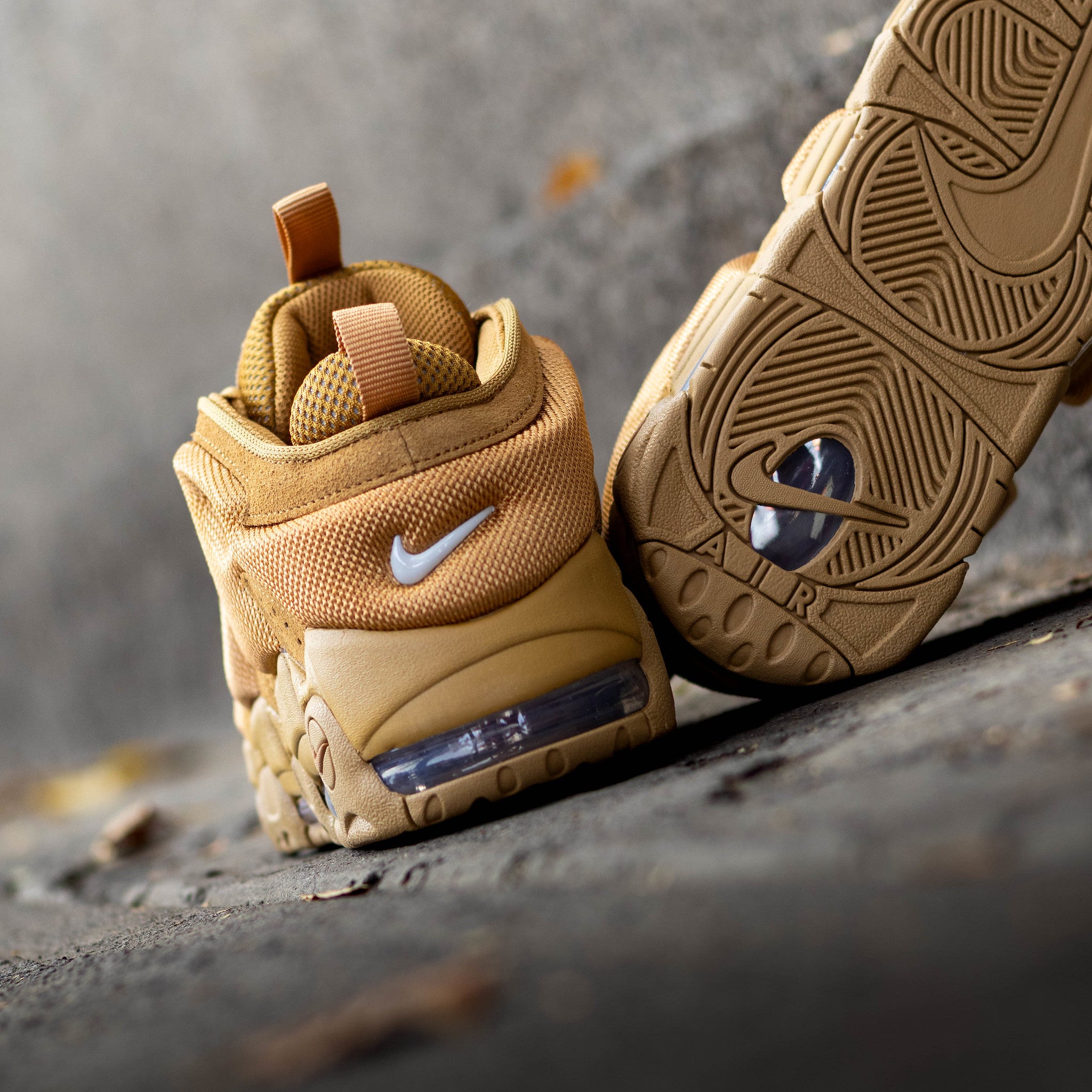 NIKE AIR MORE UPTEMPO LOW FLAX