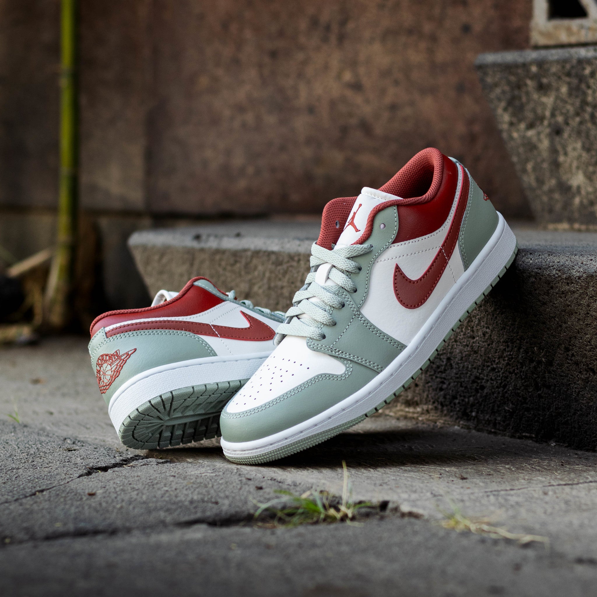 AIR JORDAN 1 LOW JADE HORIZON