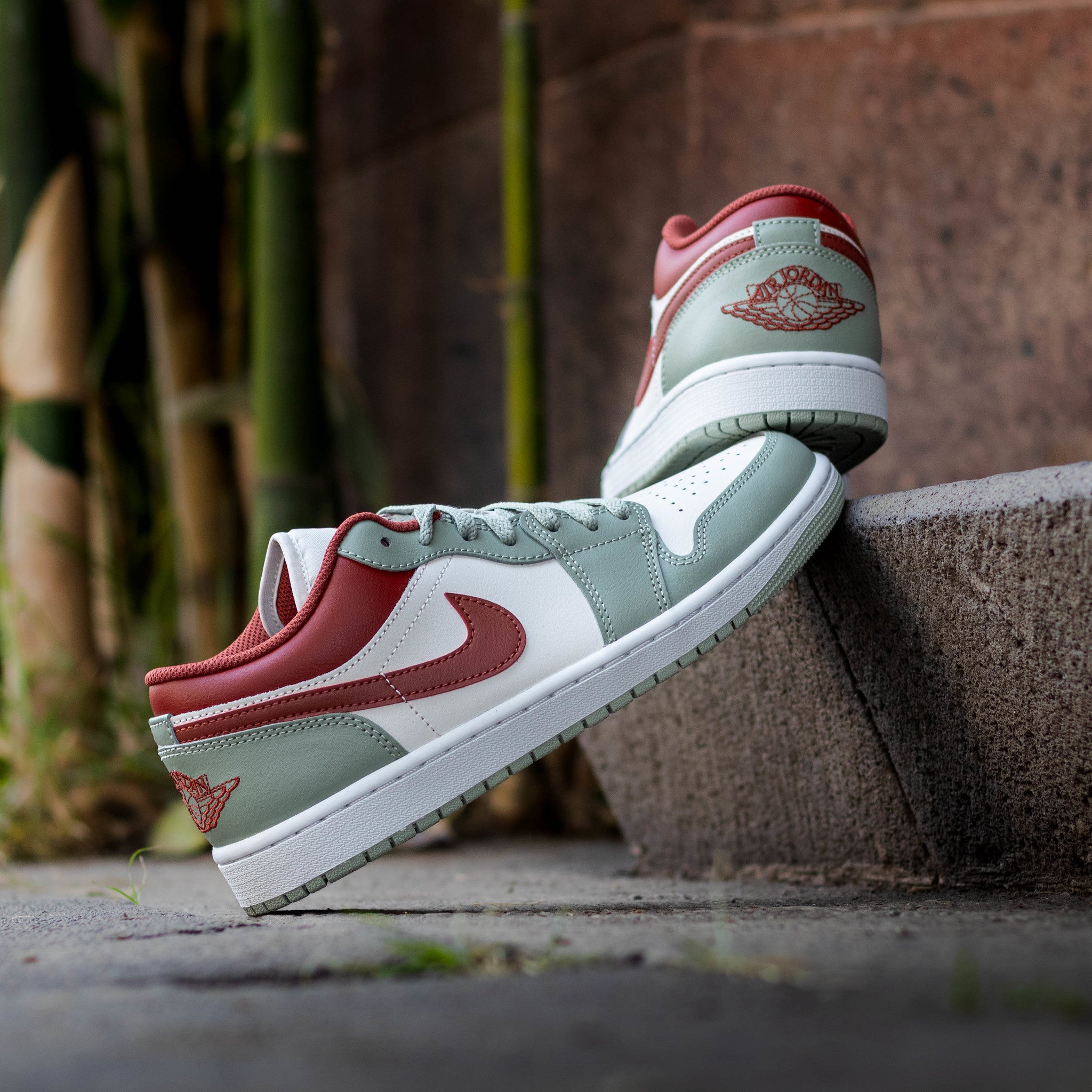 AIR JORDAN 1 LOW JADE HORIZON
