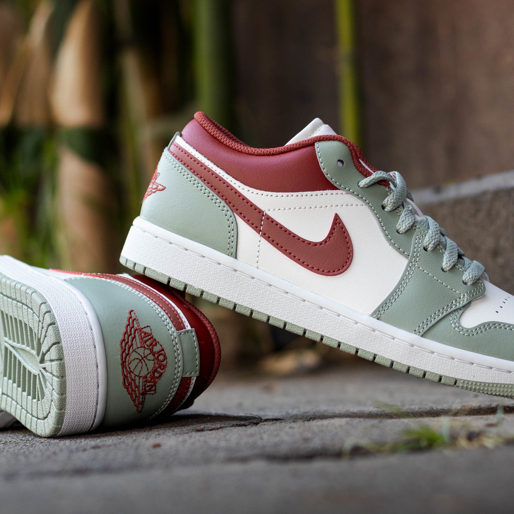 AIR JORDAN 1 LOW JADE HORIZON