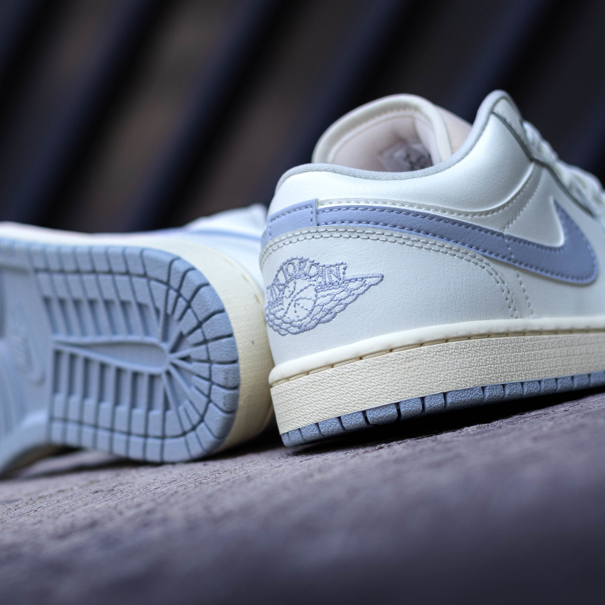 AIR JORDAN 1 LOW GHOST W