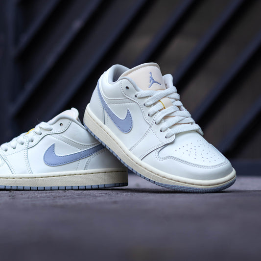 AIR JORDAN 1 LOW GHOST W