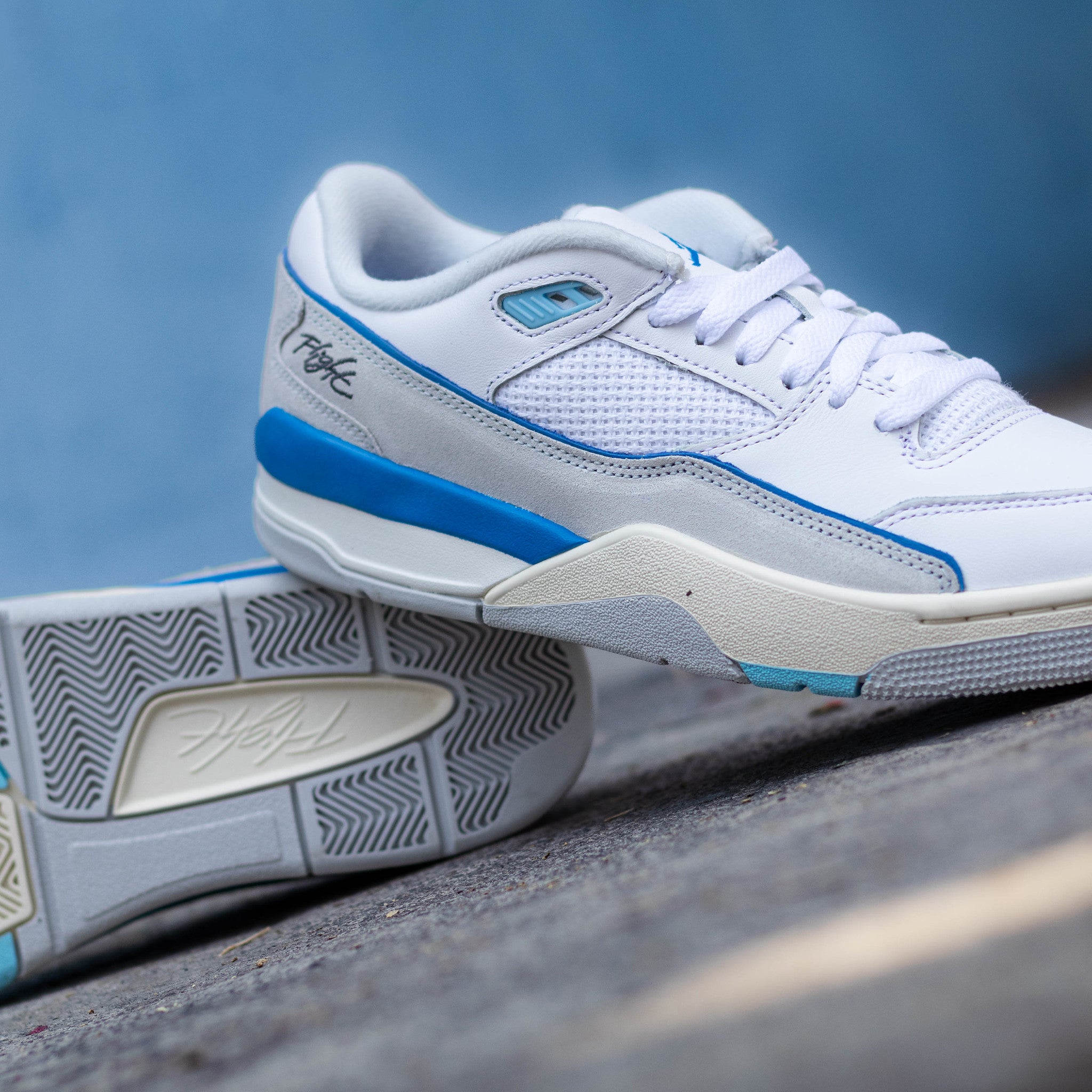 JORDAN FLIGHT COURT MILITARY BLUE