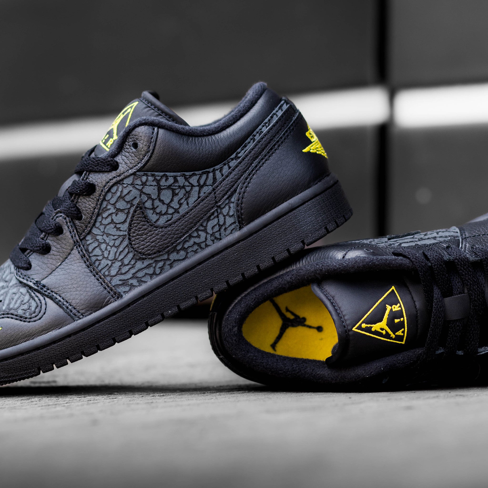 AIR JORDAN 1 LOW BLACK ELEPHANT PRINT