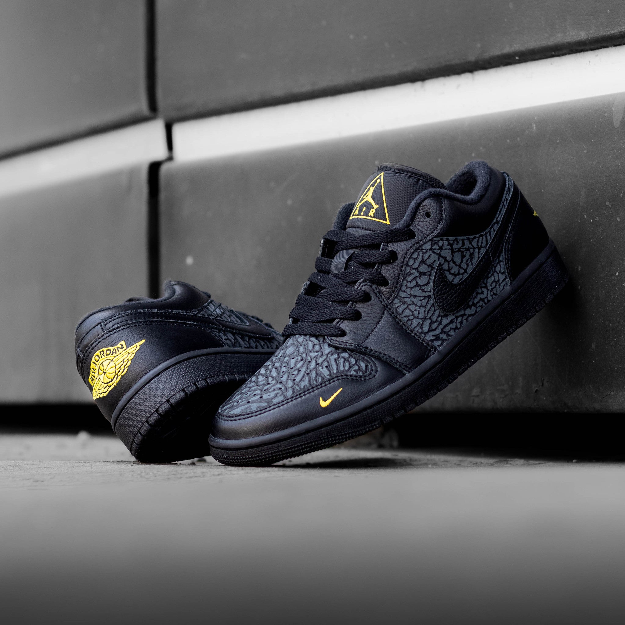 AIR JORDAN 1 LOW BLACK ELEPHANT PRINT