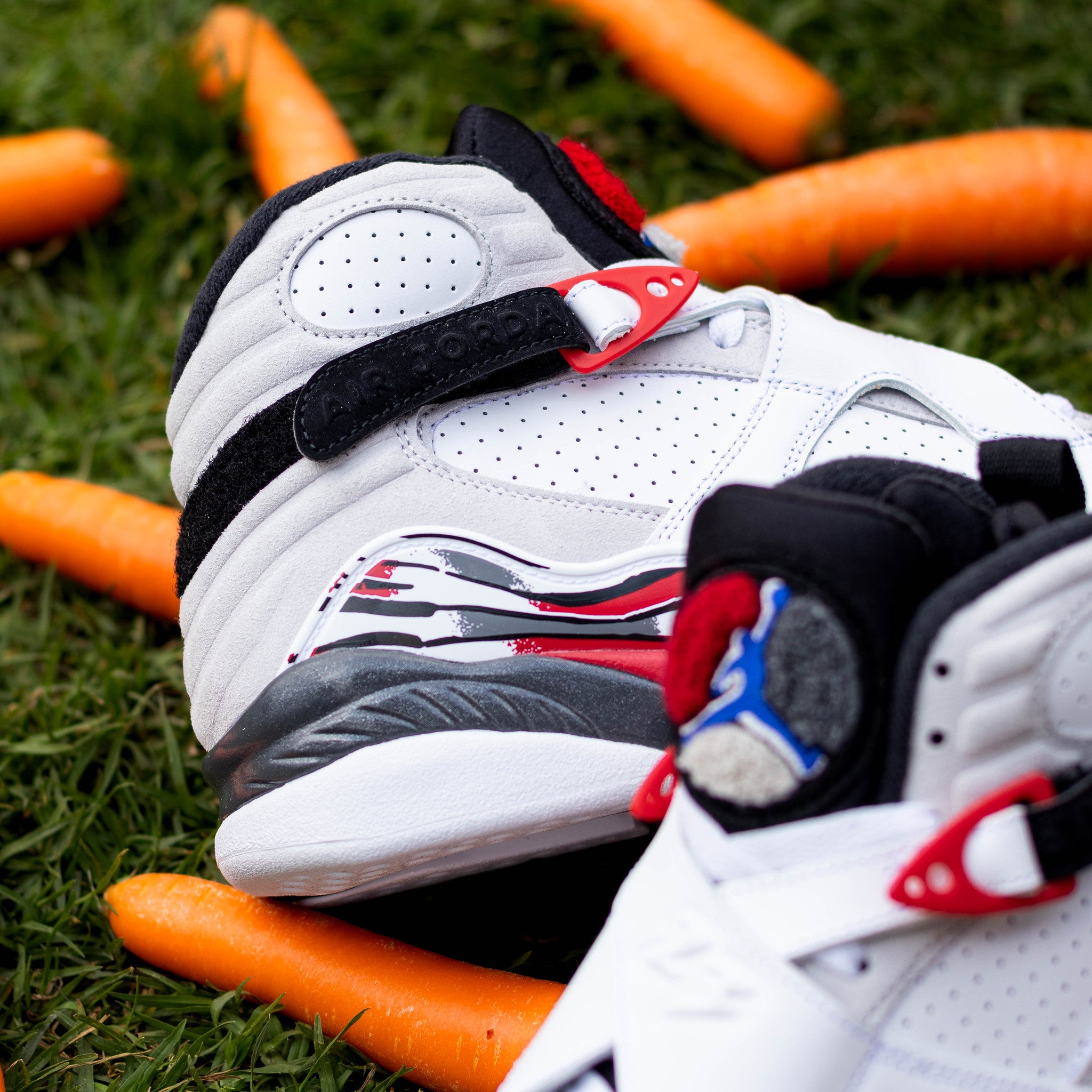 AIR JORDAN 8 WHITE AND TRUE RED