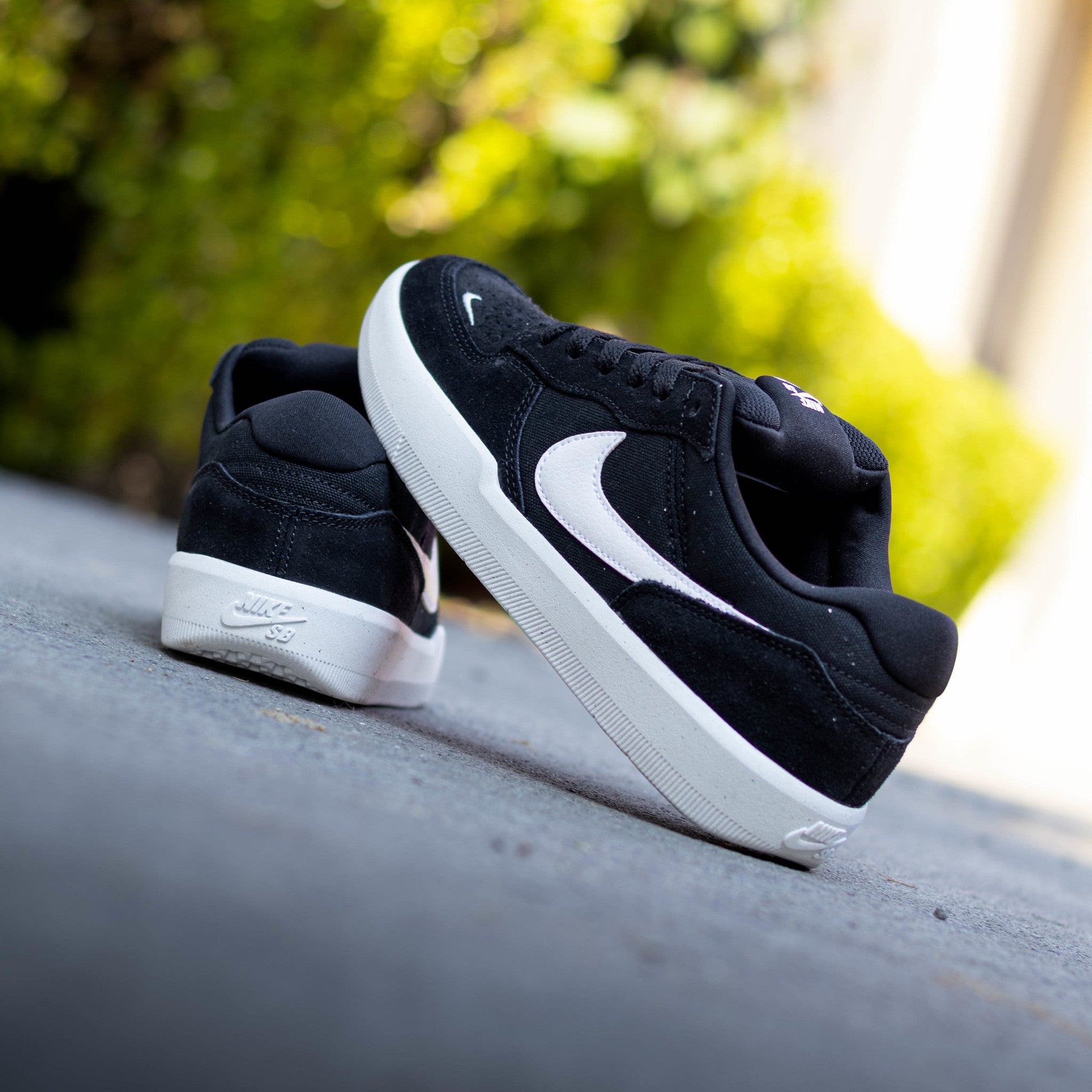 NIKE SB FORCE 58 BLACK WHITE