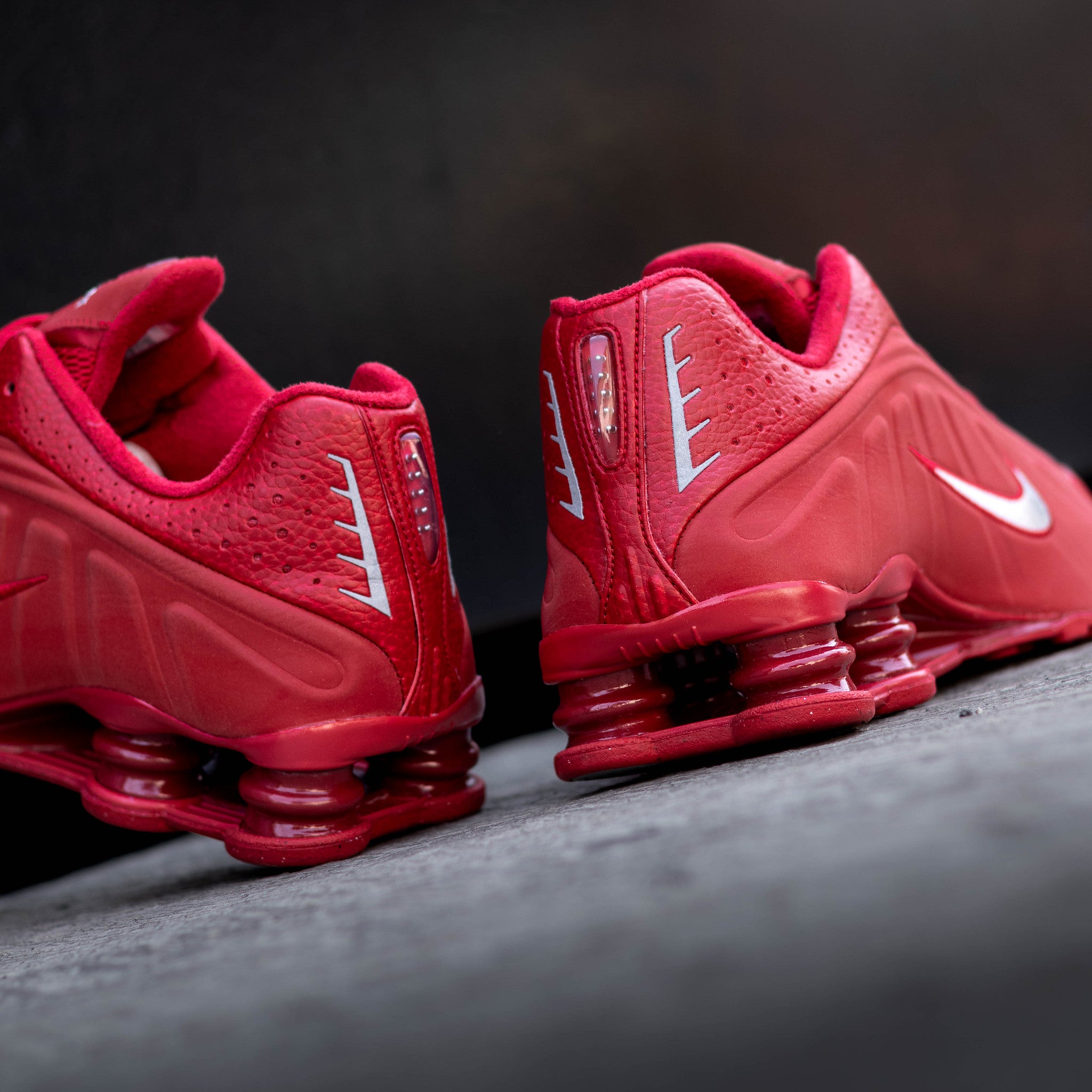 NIKE SHOX R4 RED REFLECTIVE