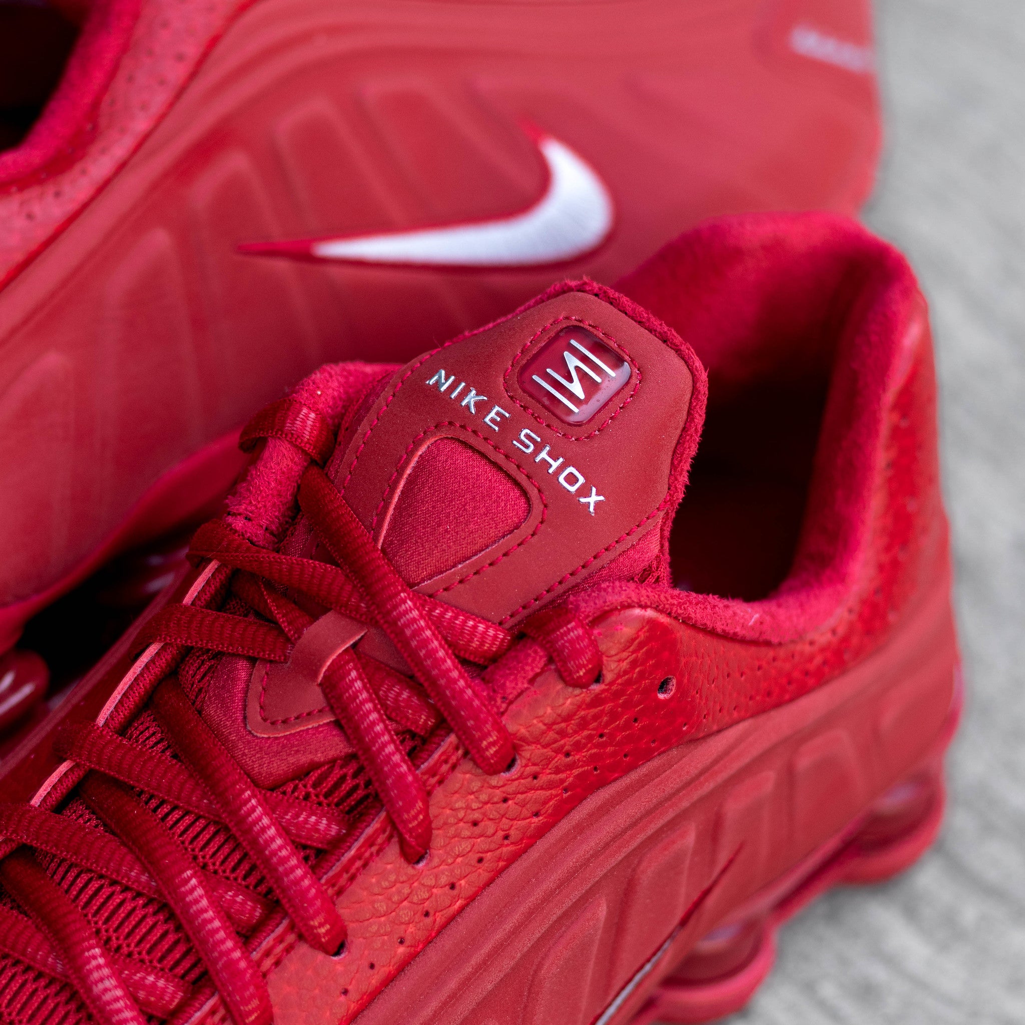 NIKE SHOX R4 RED REFLECTIVE