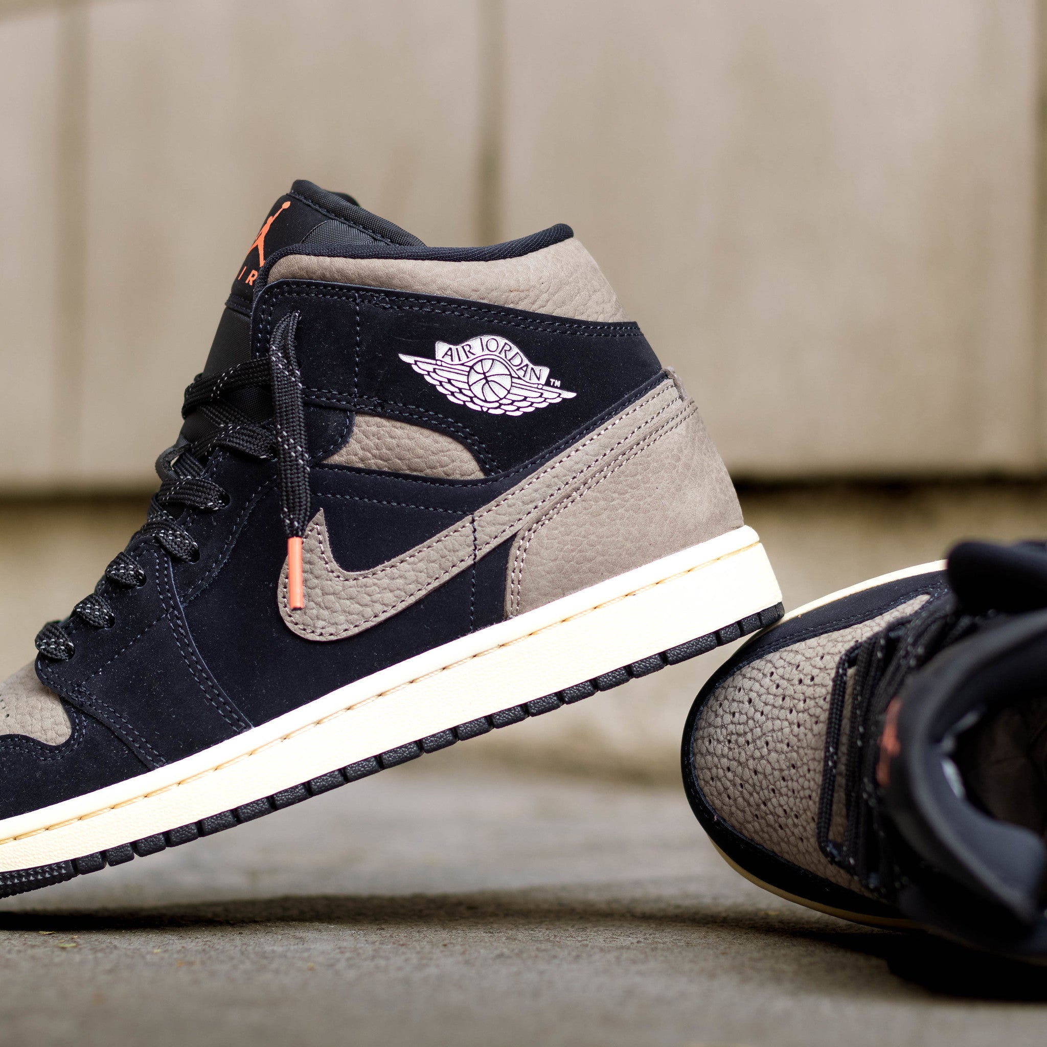 AIR JORDAN 1 MID OLIVE BLACK BROWN