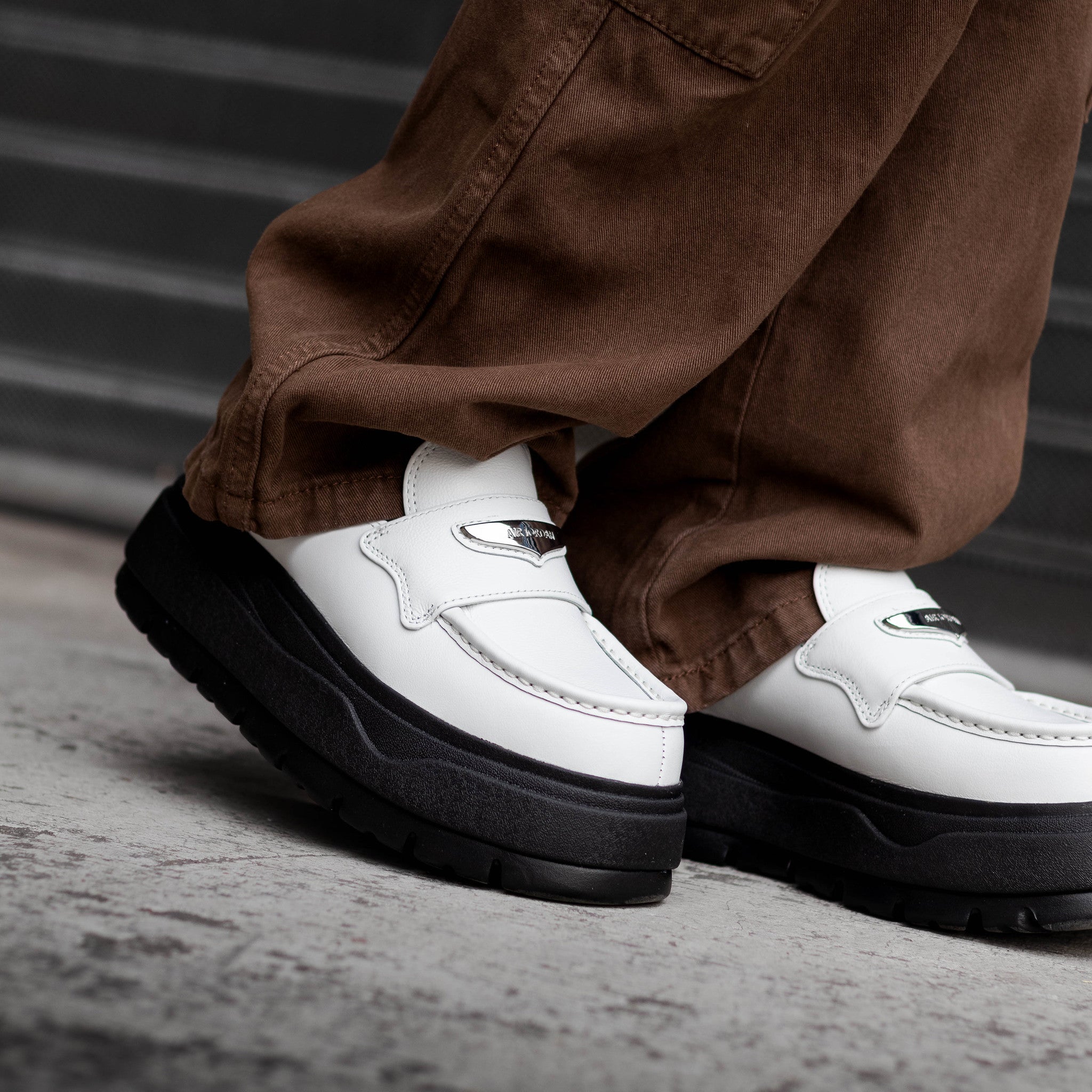 JORDAN MULE SUMMIT WHITE BLACK