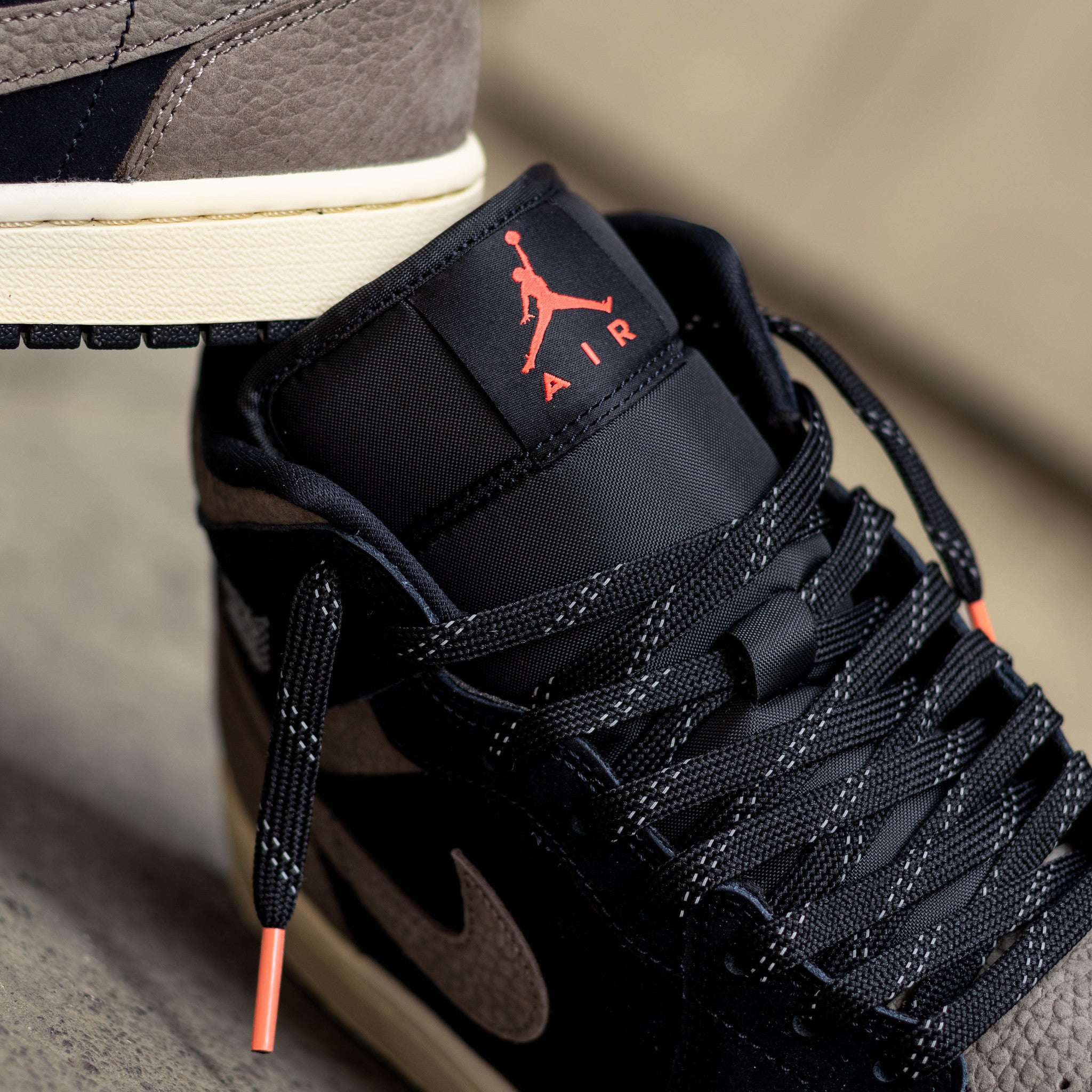 AIR JORDAN 1 MID OLIVE BLACK BROWN