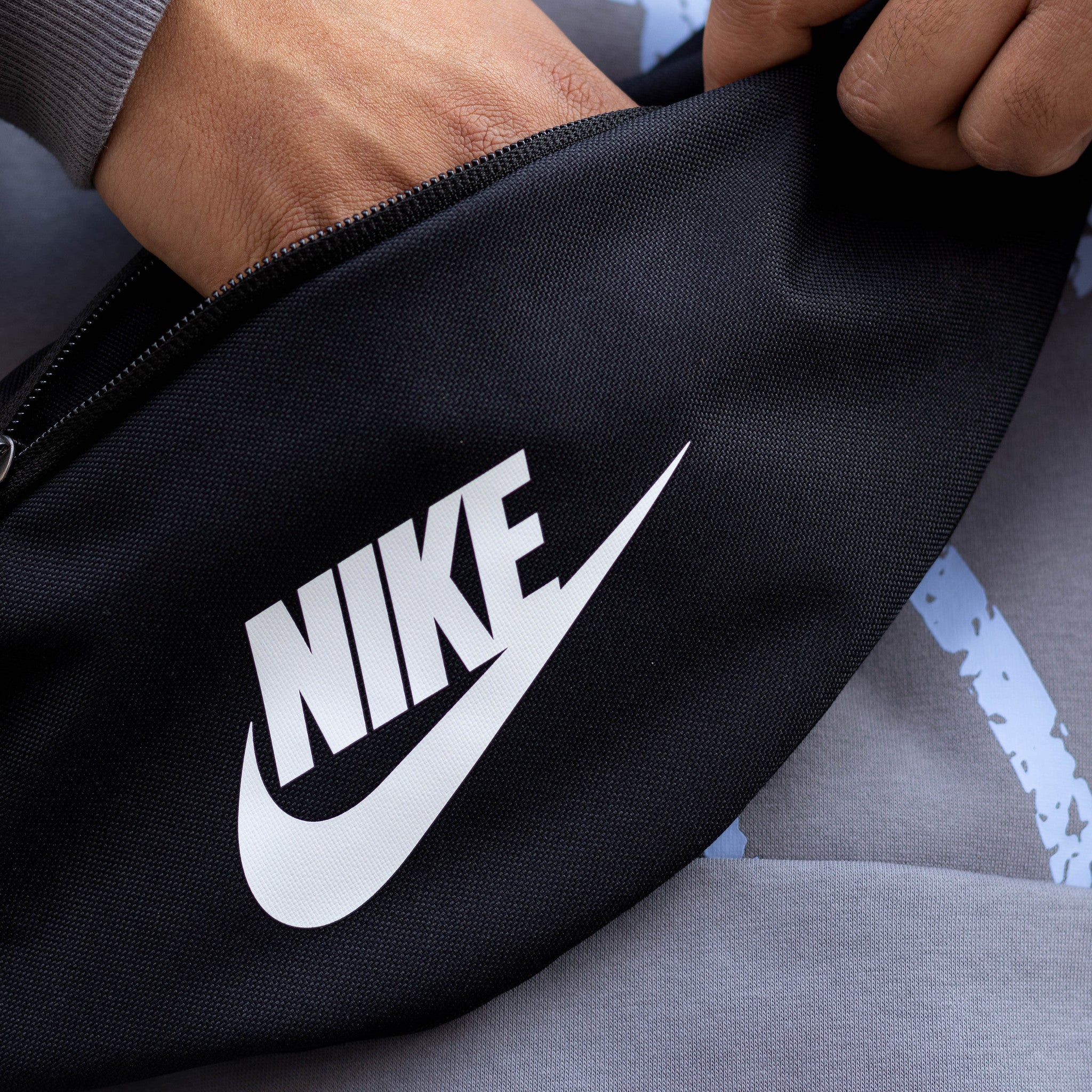 NIKE WAIST HERITAGE BLACK S