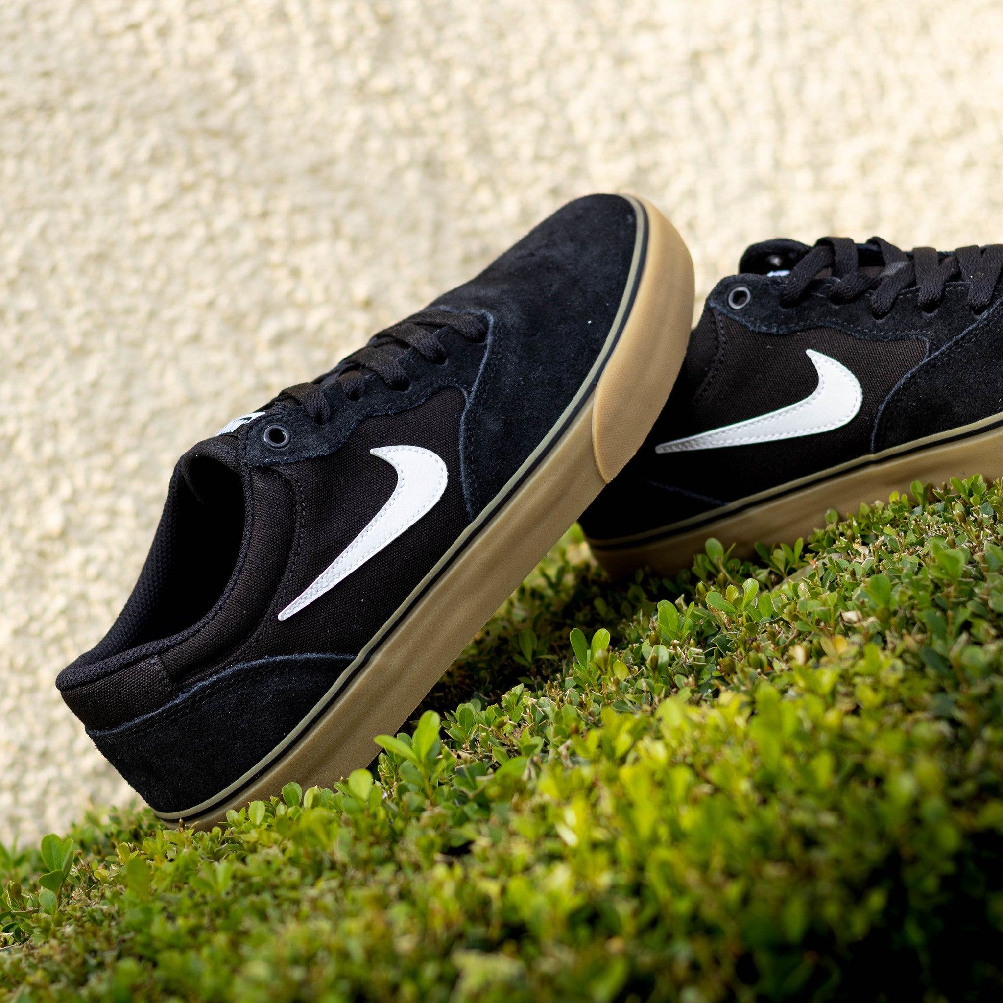 NIKE SB CHRON 2 BLACK WHITE SUEDE