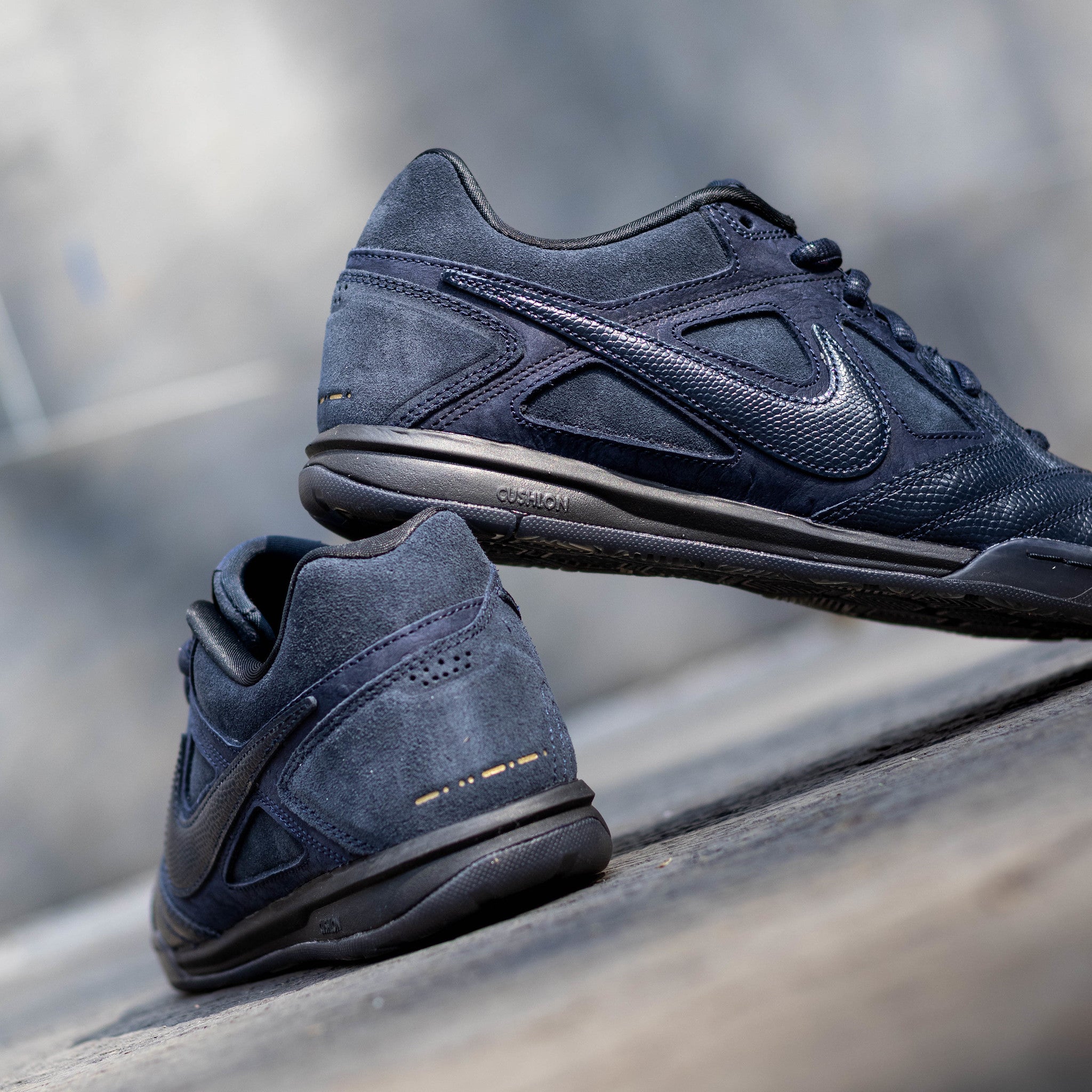 NIKE GATO DARK OBSIDIAN