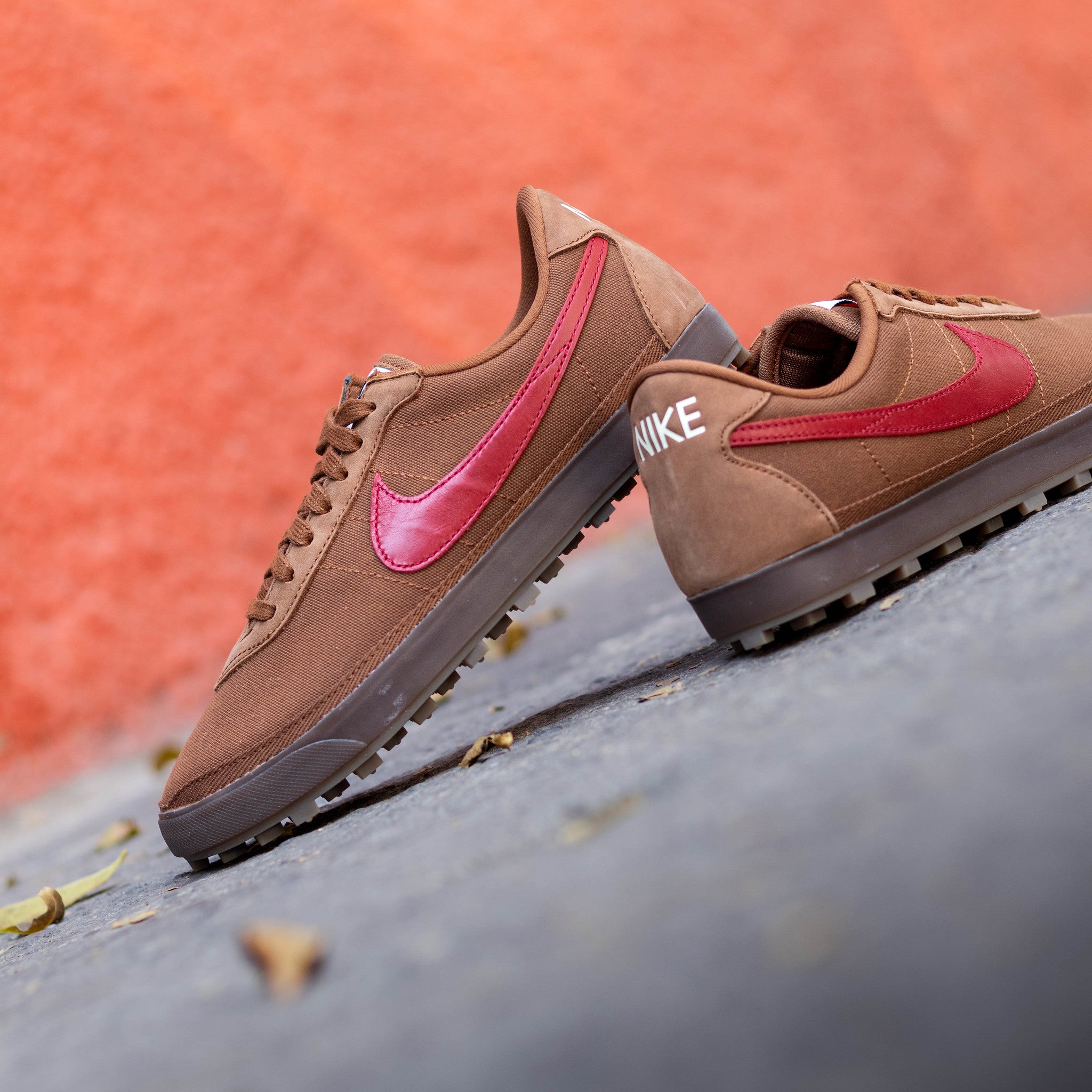 NIKE ASTROGRABBER PECAN RED
