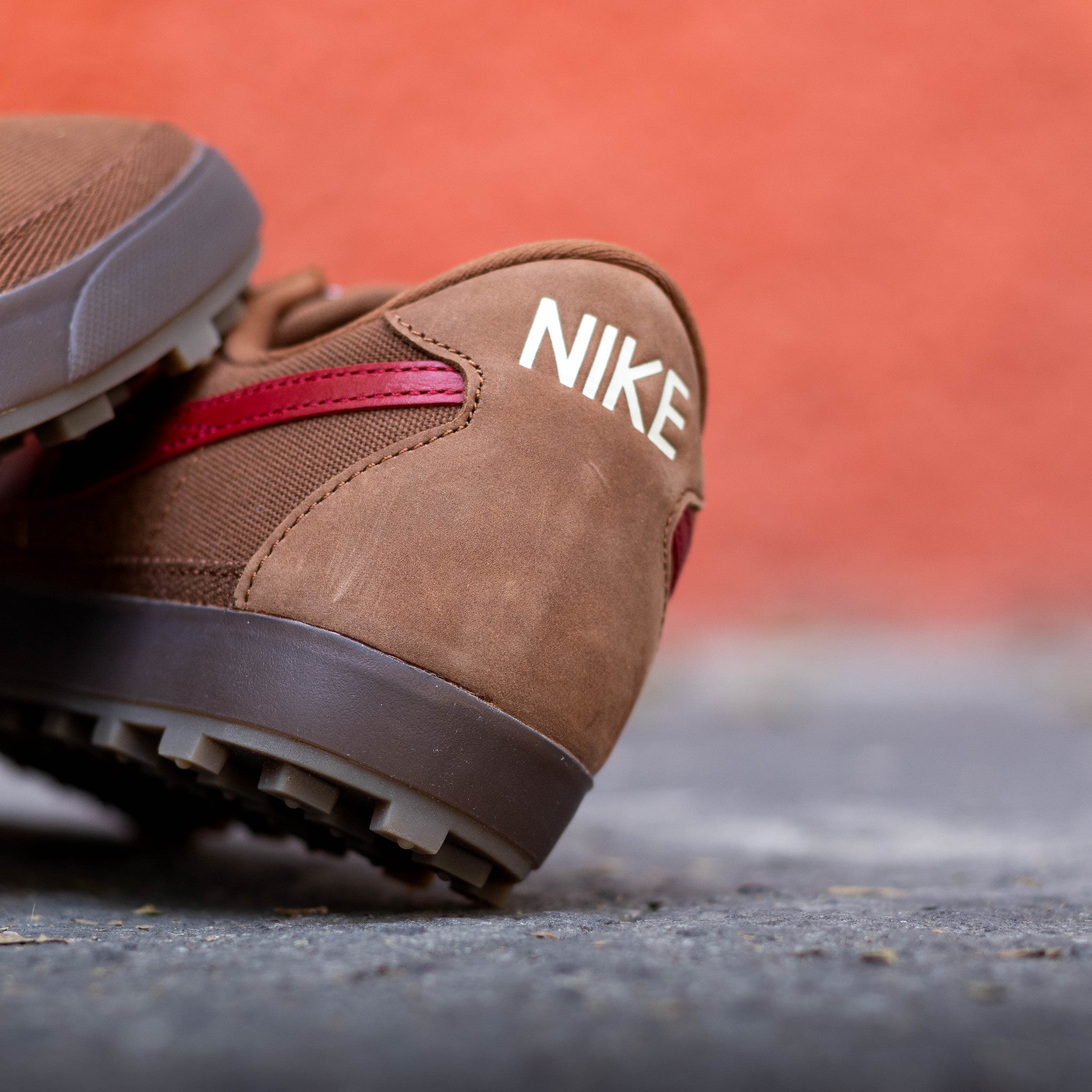 NIKE ASTROGRABBER PECAN RED