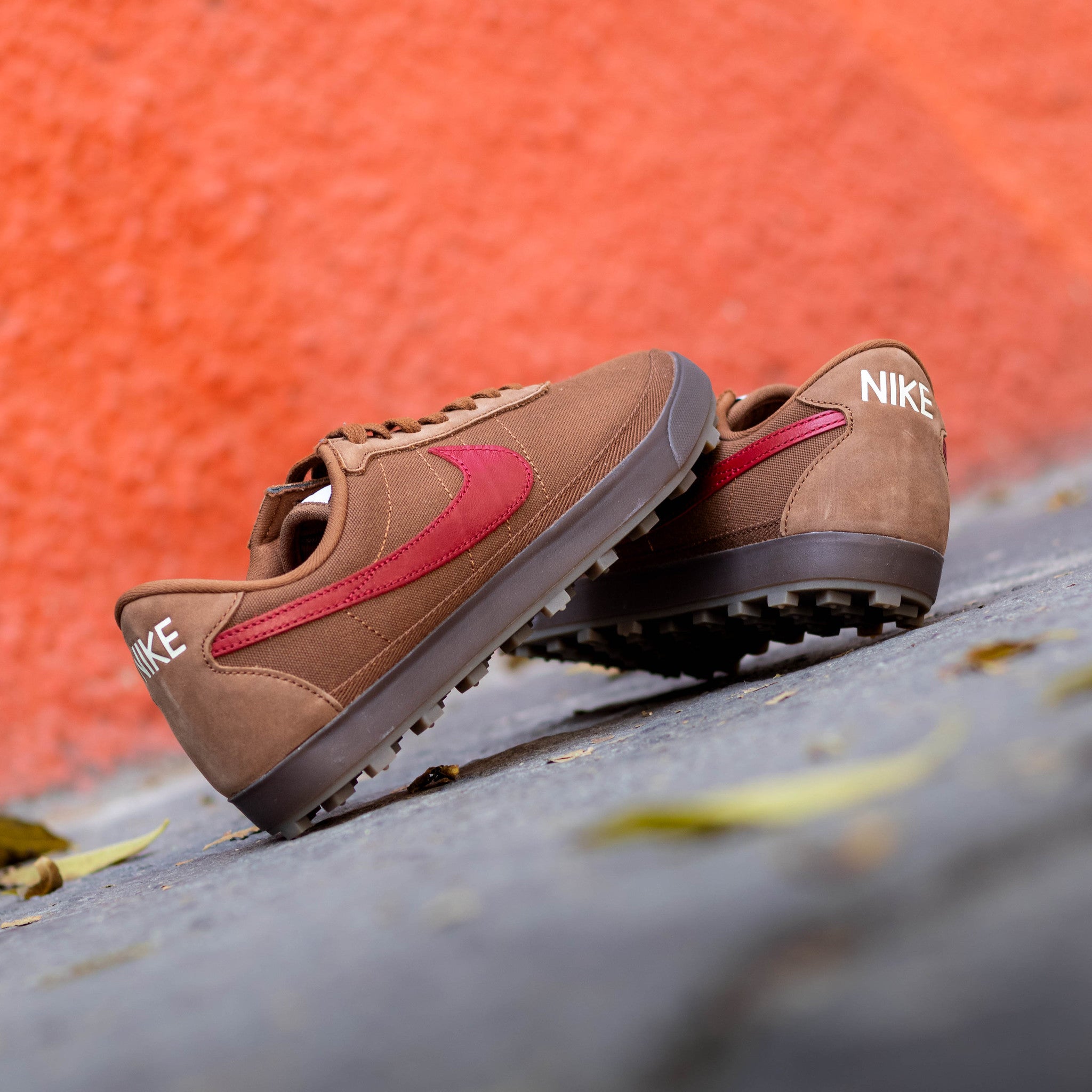 NIKE ASTROGRABBER PECAN RED