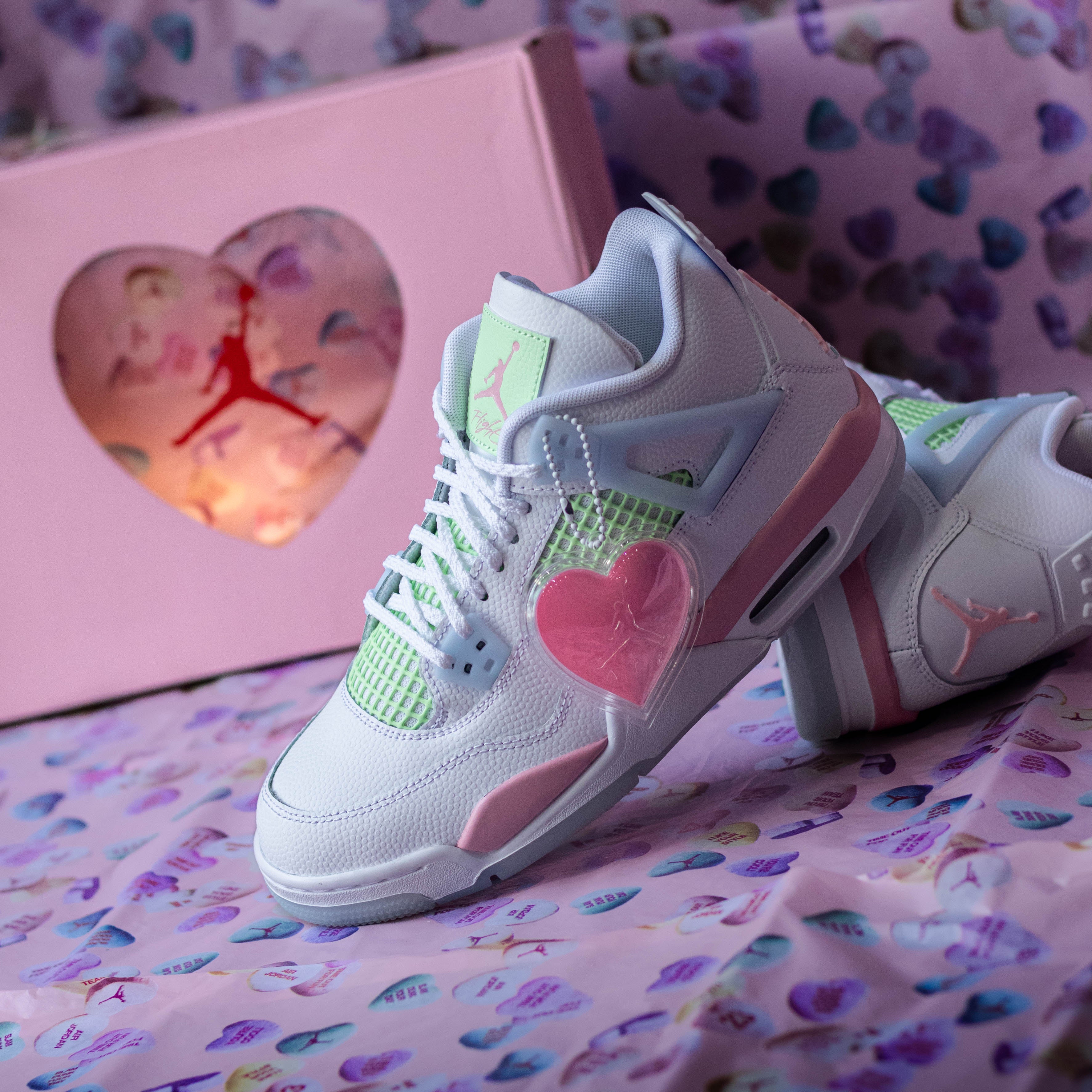 AIR JORDAN 4 VALENTINES DAY SOFT PINK GS