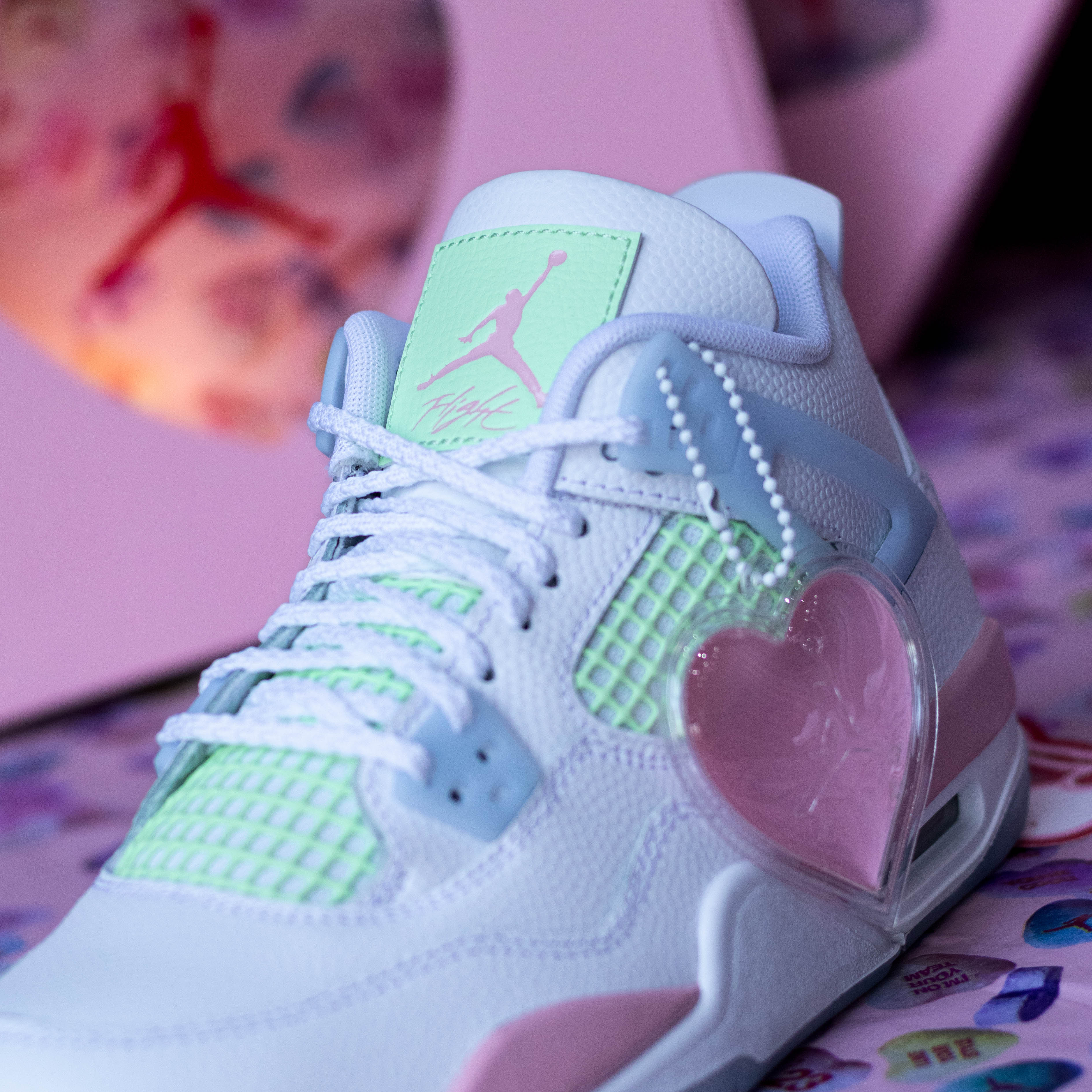 AIR JORDAN 4 VALENTINES DAY SOFT PINK GS