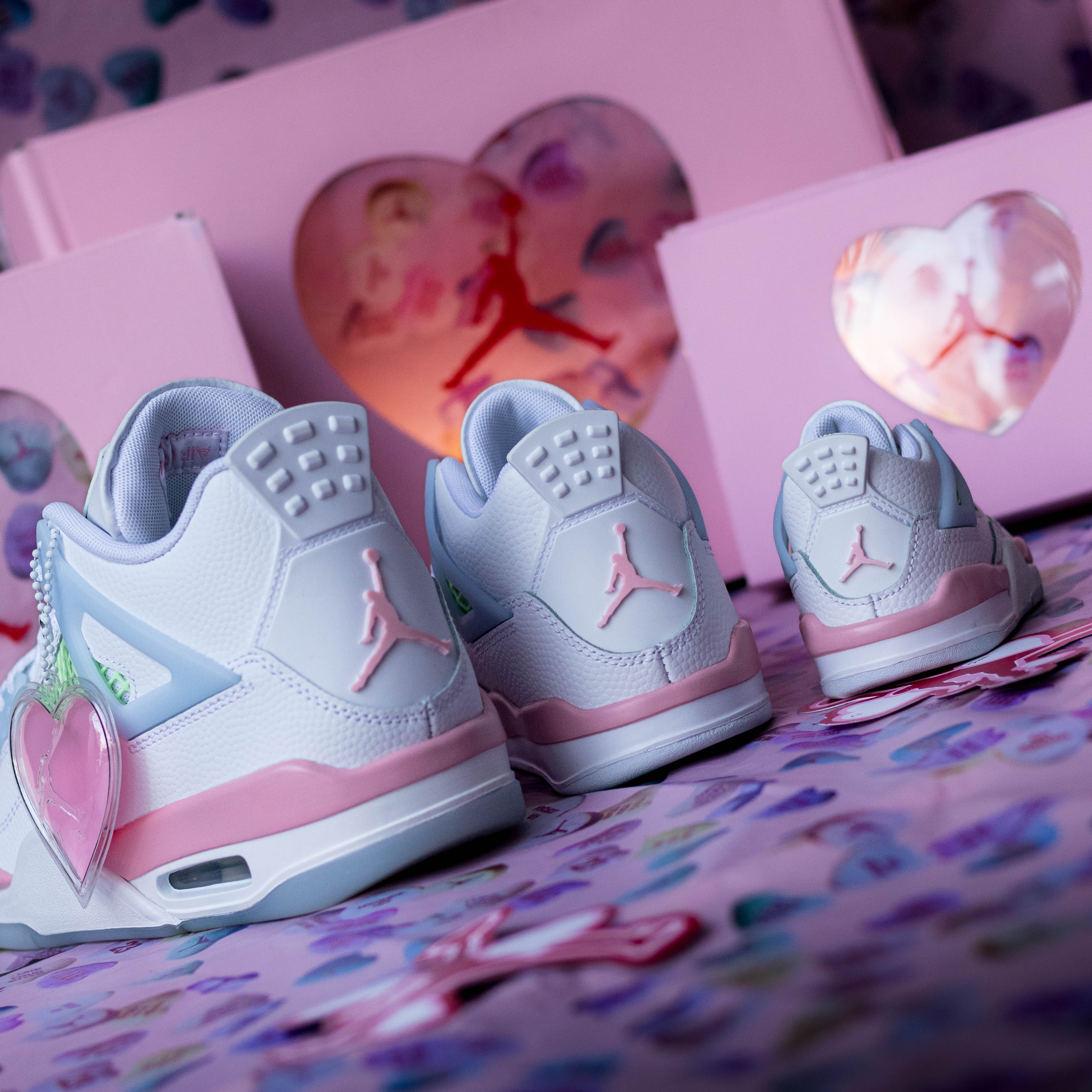 AIR JORDAN 4 VALENTINES DAY SOFT PINK GS