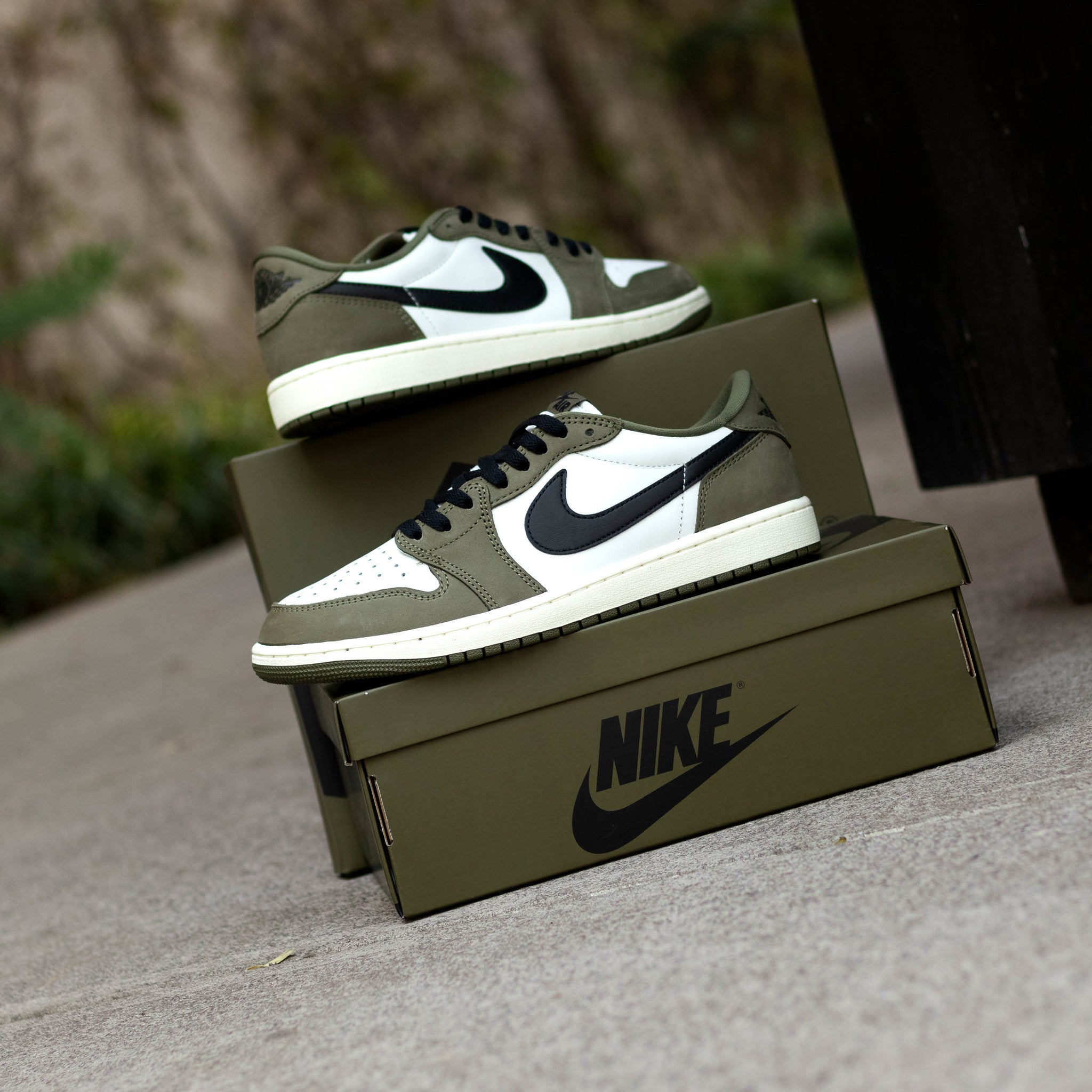 AIR JORDAN 1 LOW OG MEDIUM OLIVE
