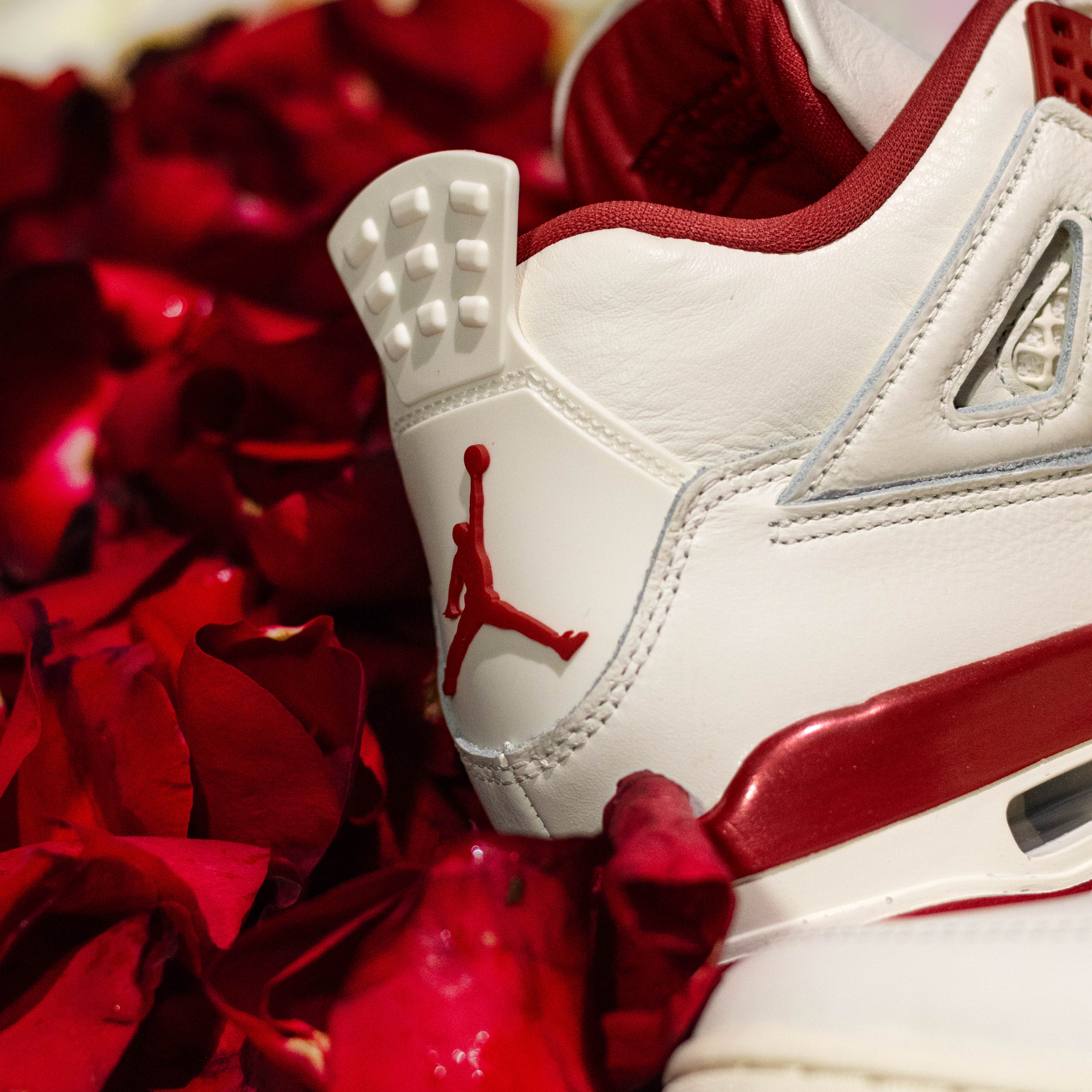 AIR JORDAN 4 VALENTINES DAY W