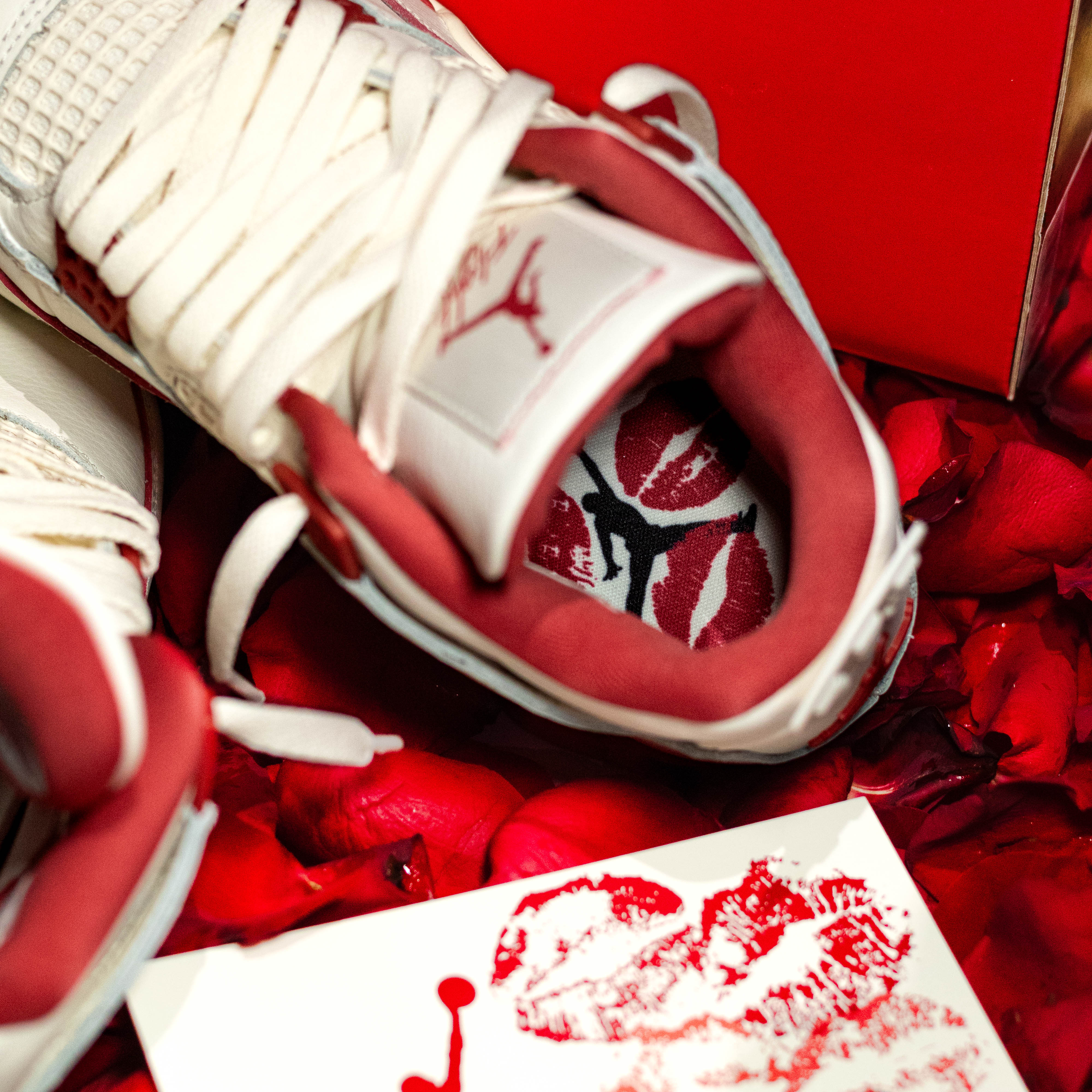 AIR JORDAN 4 VALENTINES DAY W