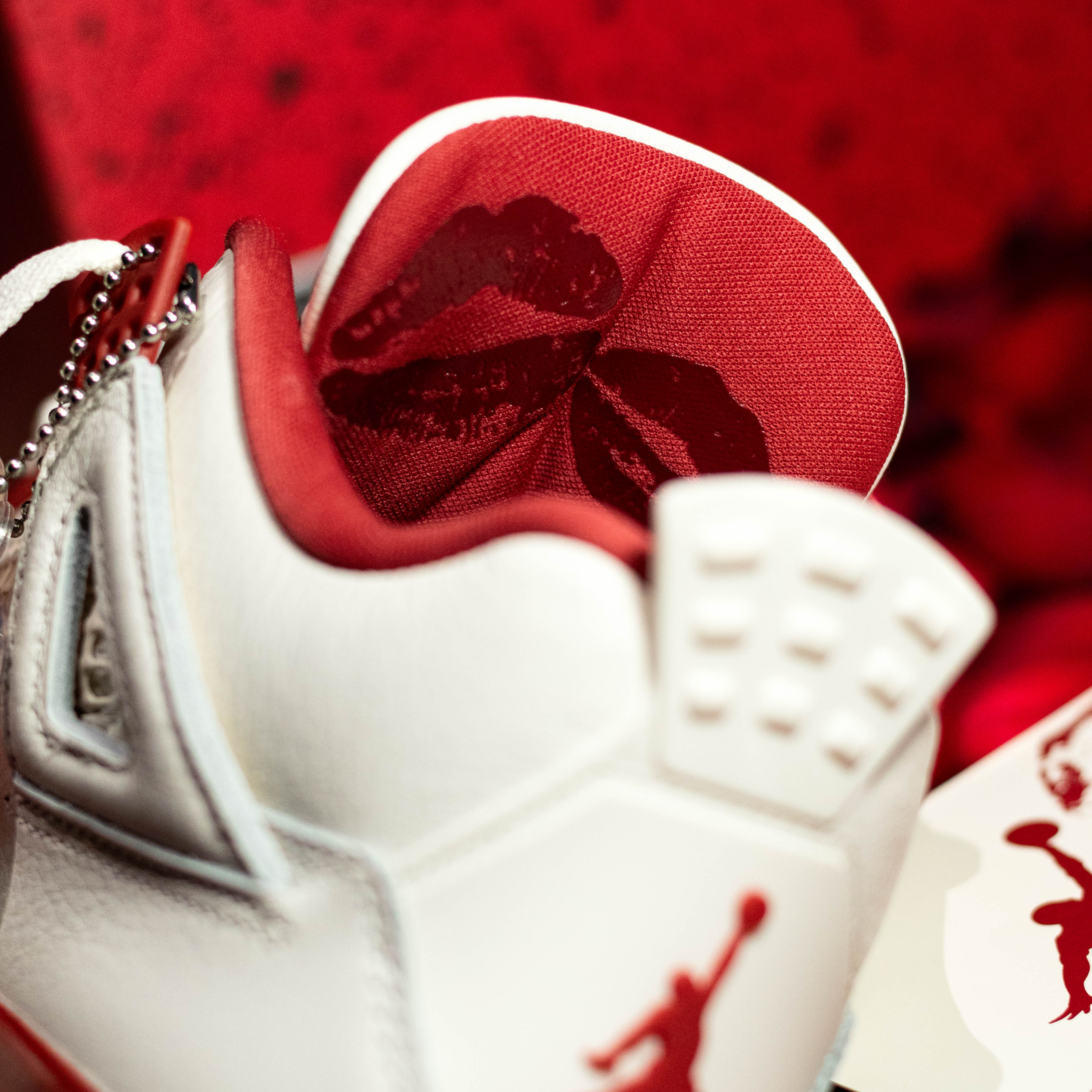 AIR JORDAN 4 VALENTINES DAY W