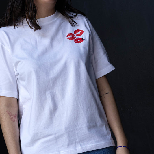 JORDAN WHITE TEE KISS